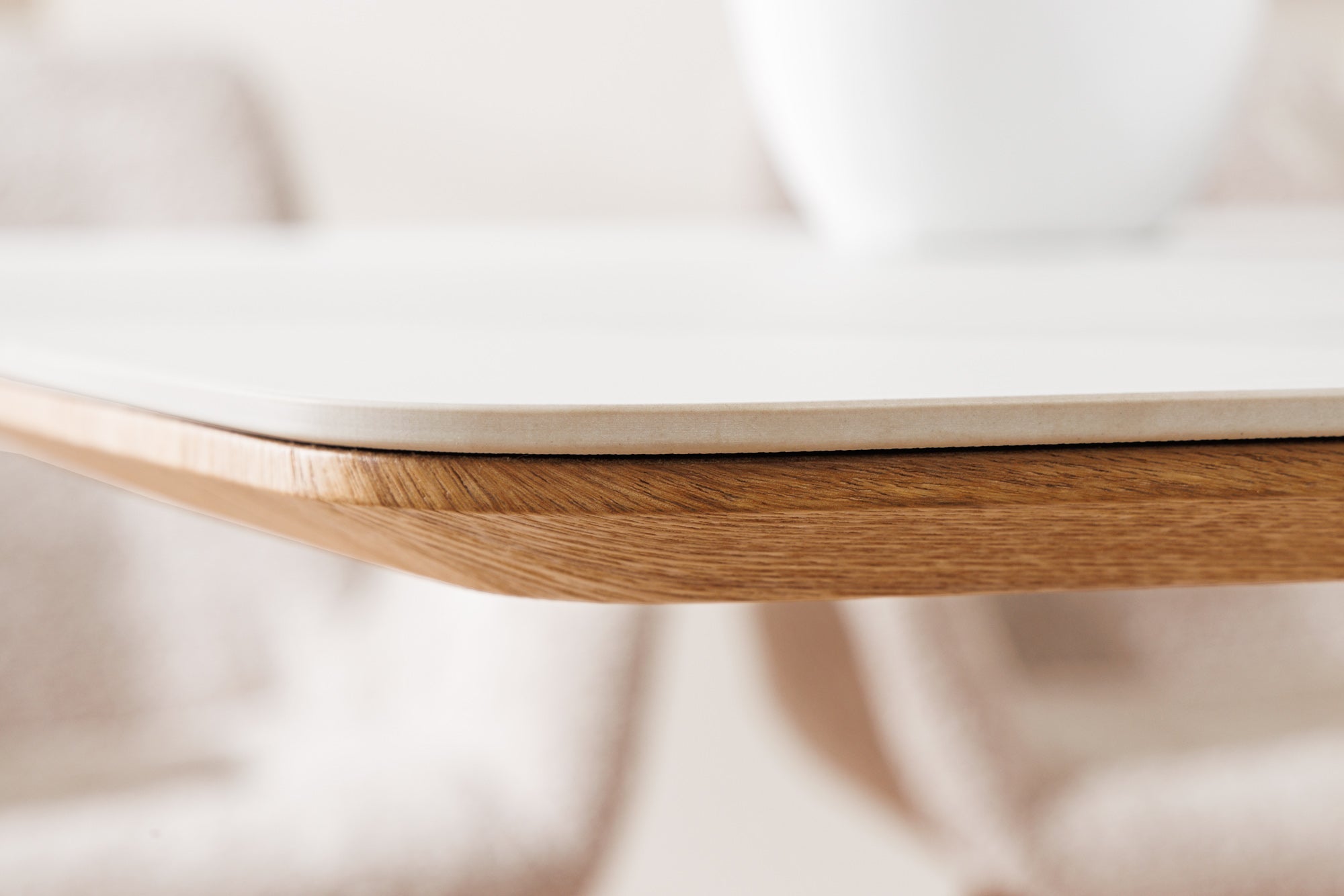 Mesa de comedor de diseño ÚNICO 200cm roble blanco base de columna de mármol cerámica