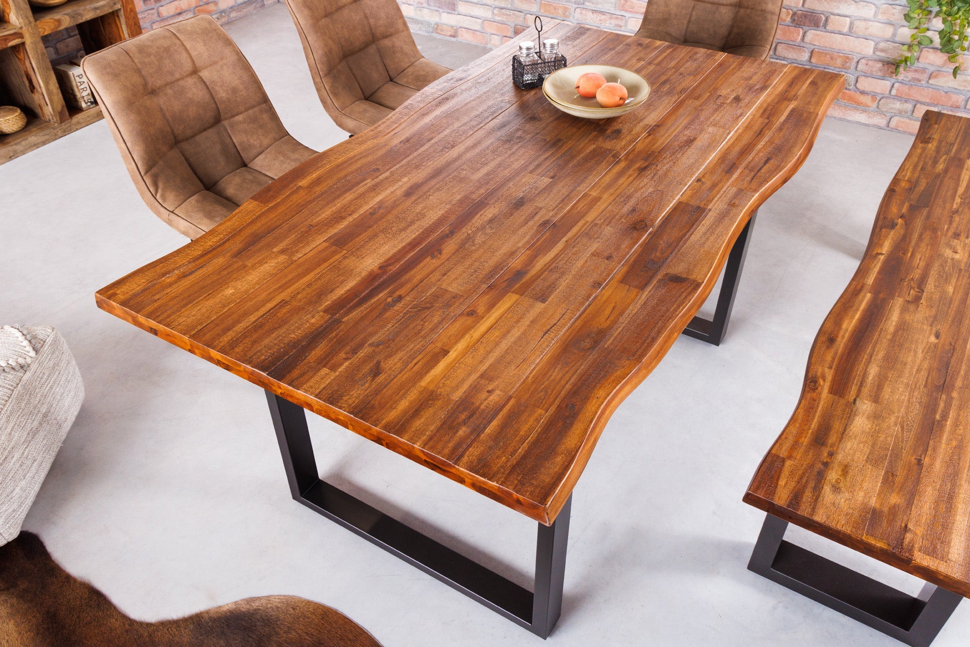 GENESIS mesa de comedor de madera maciza 140cm canto acacia natural pata cantilever antracita