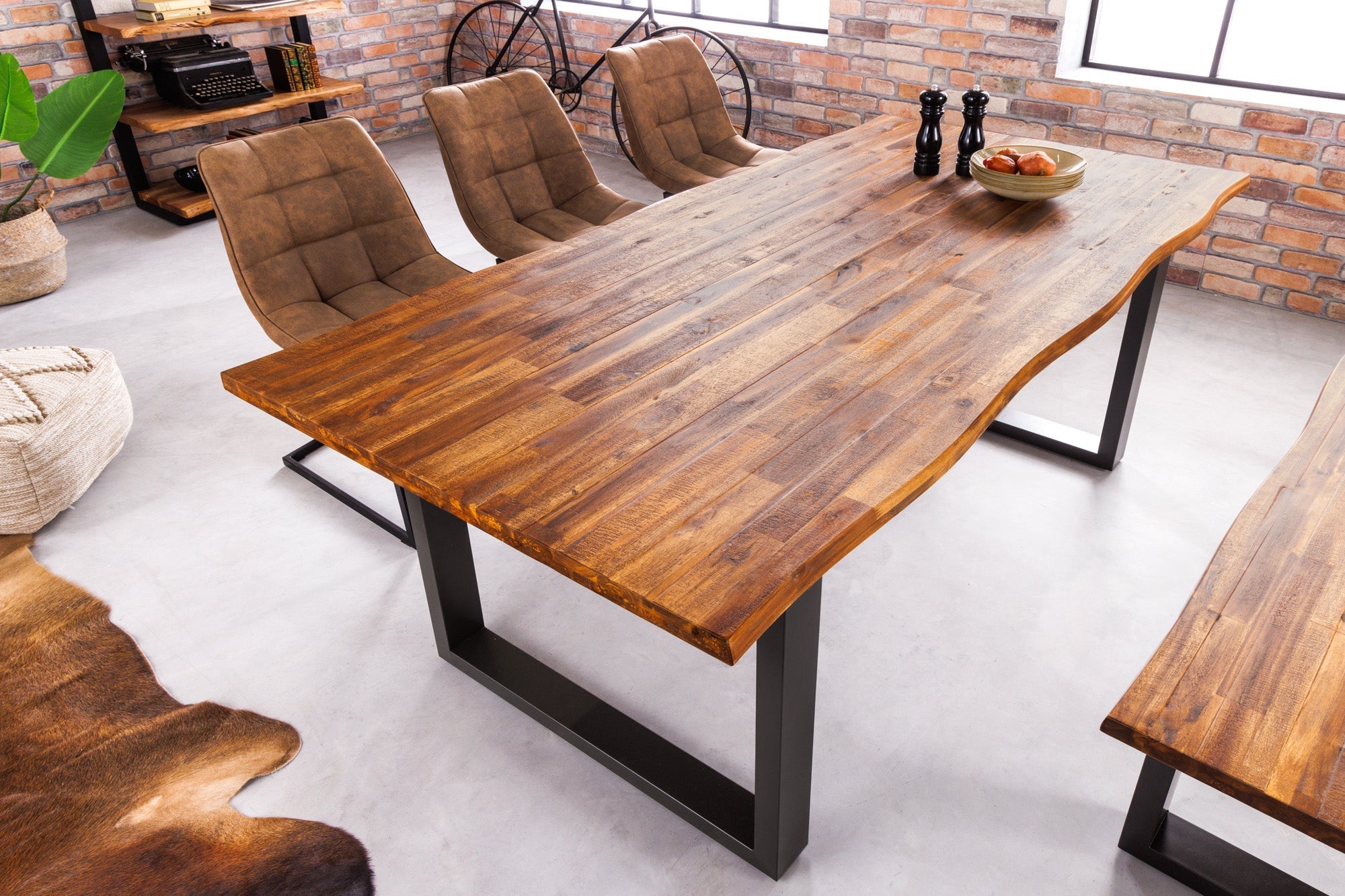 Table à manger en bois massif GENESIS 160cm bord d’acacia anthracite naturel design industriel