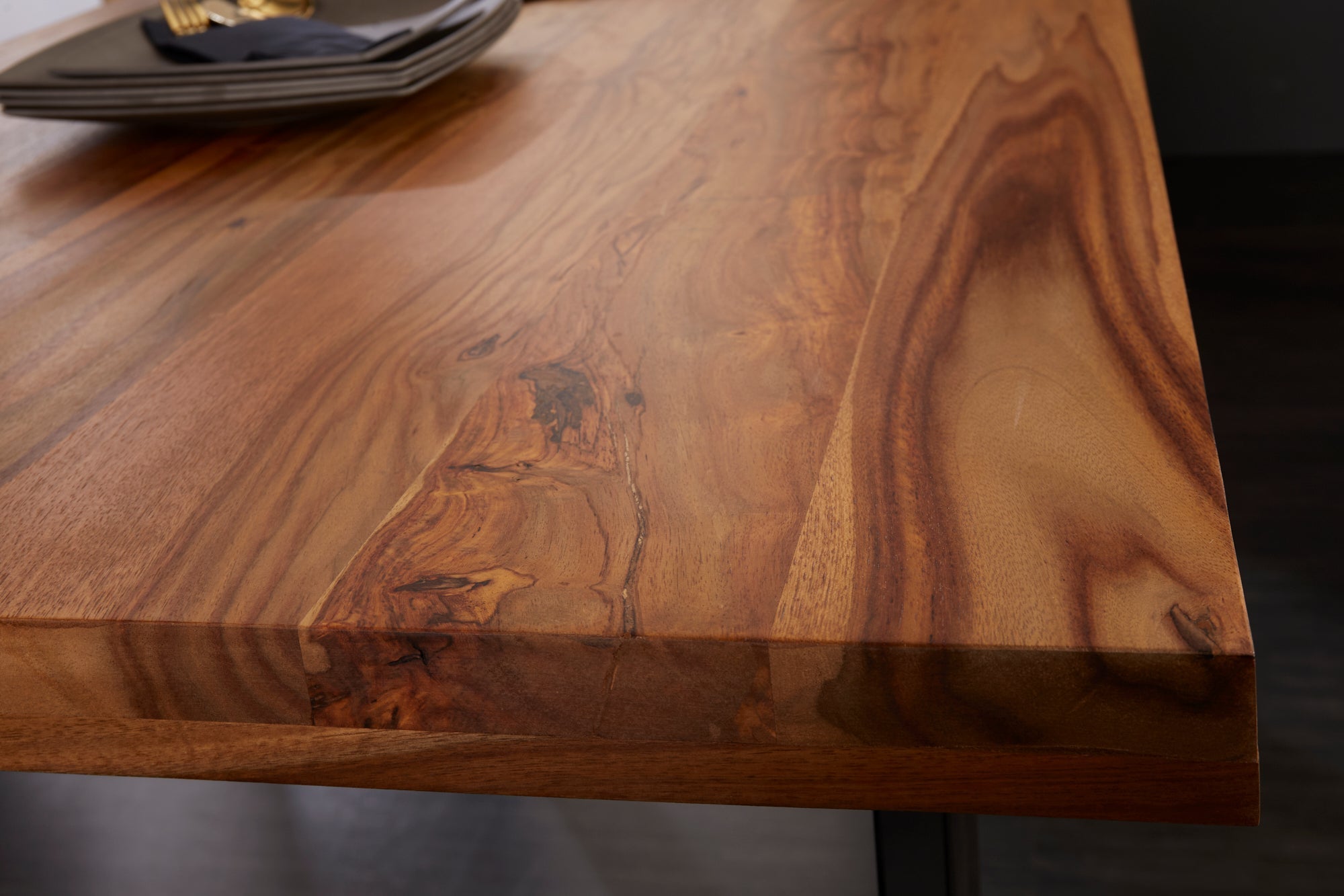 Table à manger en bois massif IRON CRAFT 140cm marron noir finition pierre Sheesham Industriel