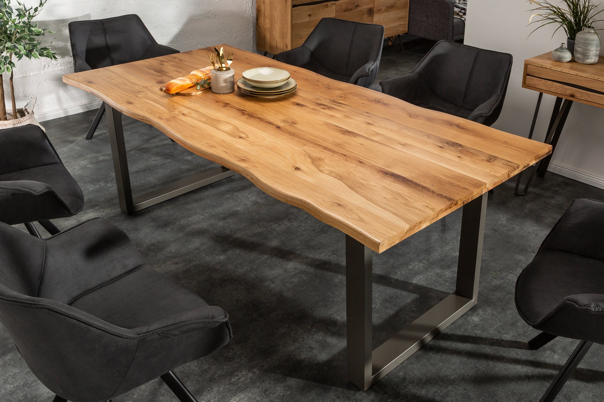 LIVING EDGE mesa de comedor de madera maciza 160cm roble silvestre natural aceitado borde del árbol marco de metal