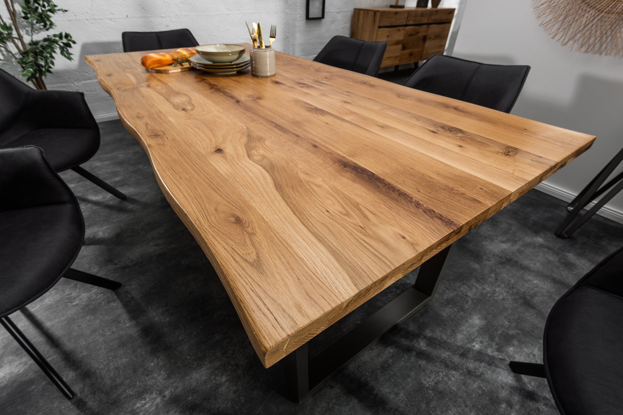 LIVING EDGE mesa de comedor de madera maciza 160cm roble silvestre natural aceitado borde del árbol marco de metal