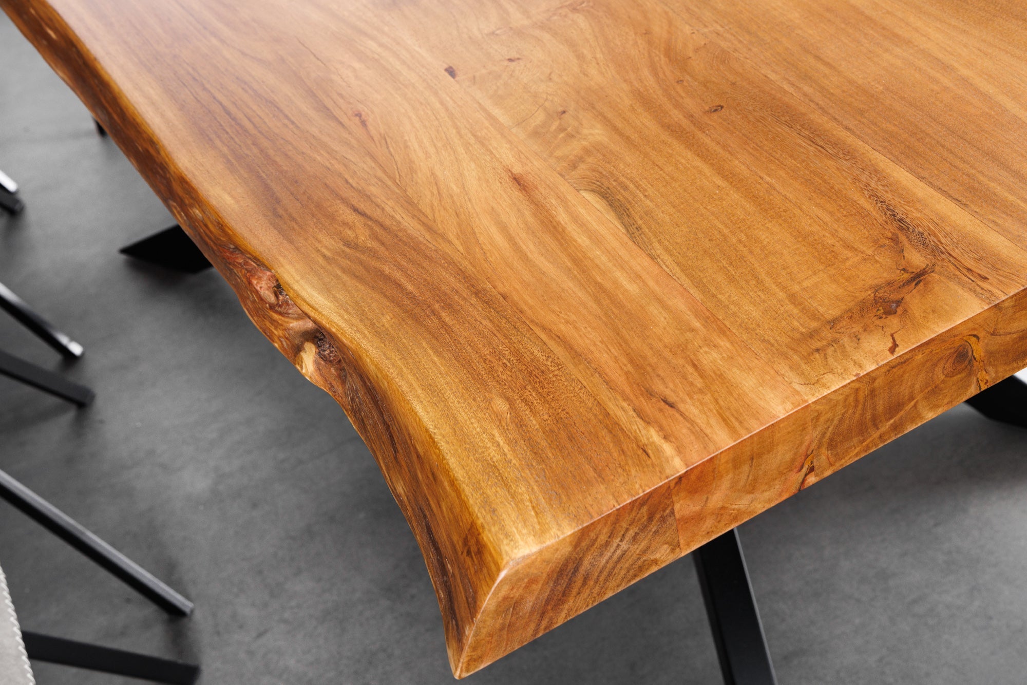 Mesa de comedor de madera maciza MAMMUT 200cm negro acacia borde de metal tapa 6cm