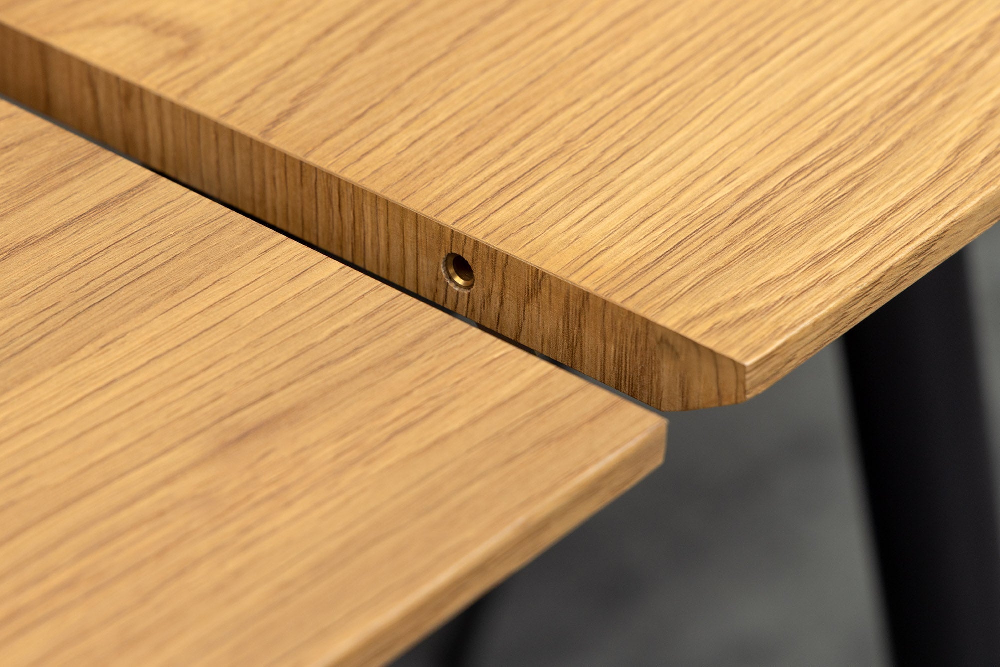 Table à manger extensible APARTMENT 120-160cm chêne sauvage naturel structure métal noir