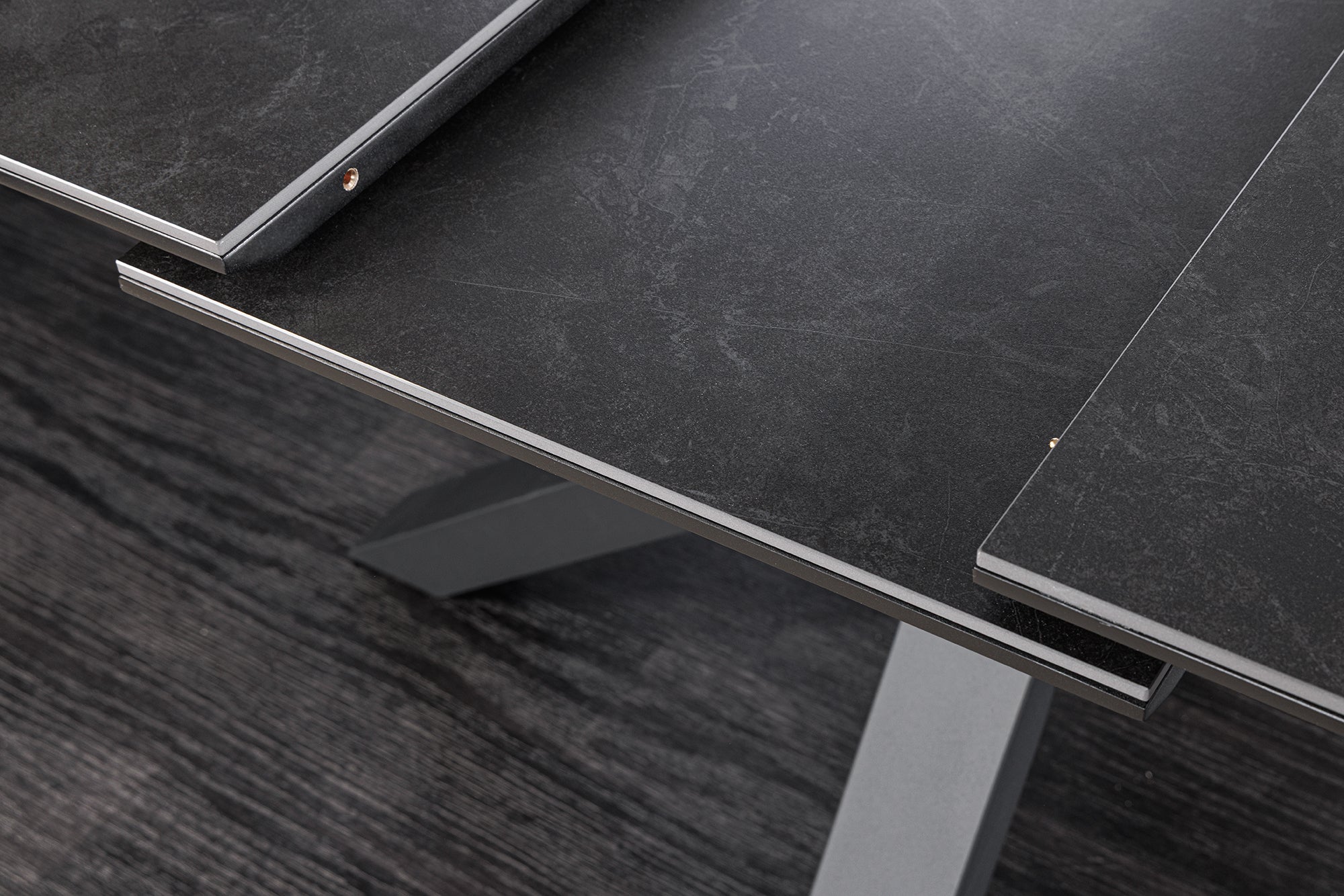 Table à manger extensible ETERNITY 160-200cm céramique gris graphite métal noir