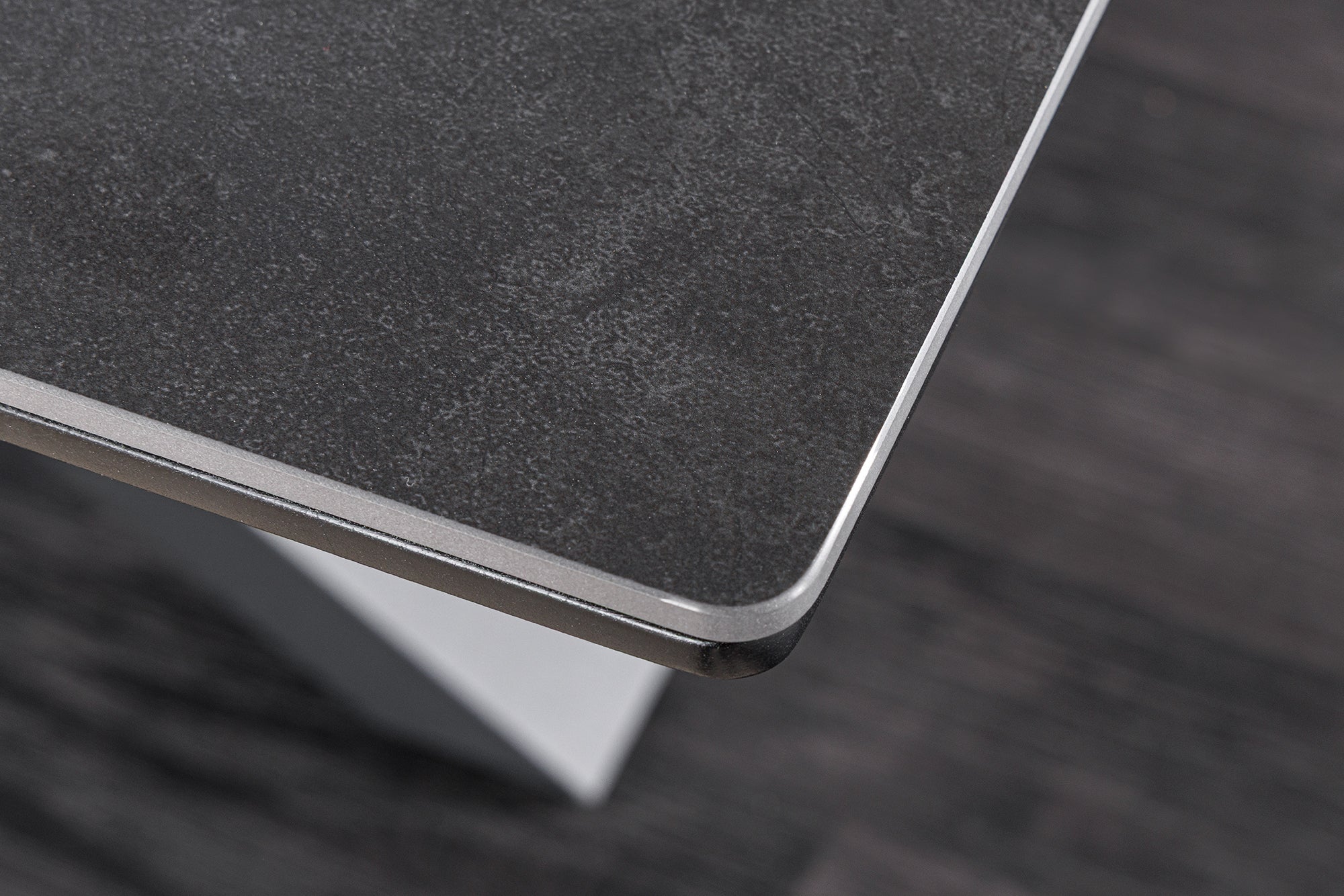 Table à manger extensible ETERNITY 160-200cm céramique gris graphite métal noir