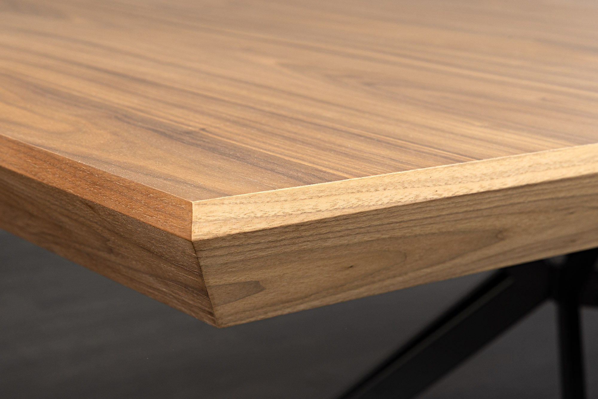 Table à manger extensible GIANT 200-320cm noyer naturel métal noir
