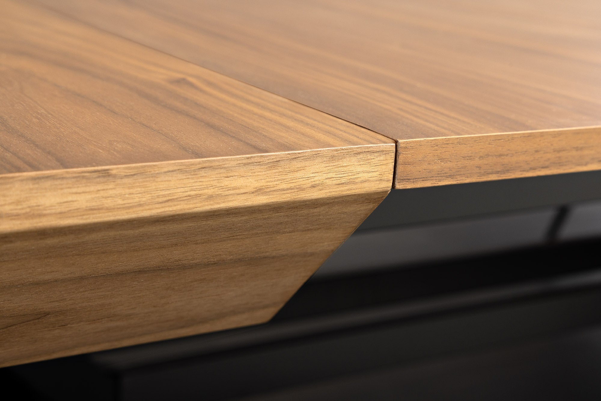 Table à manger extensible GIANT 200-320cm noyer naturel métal noir