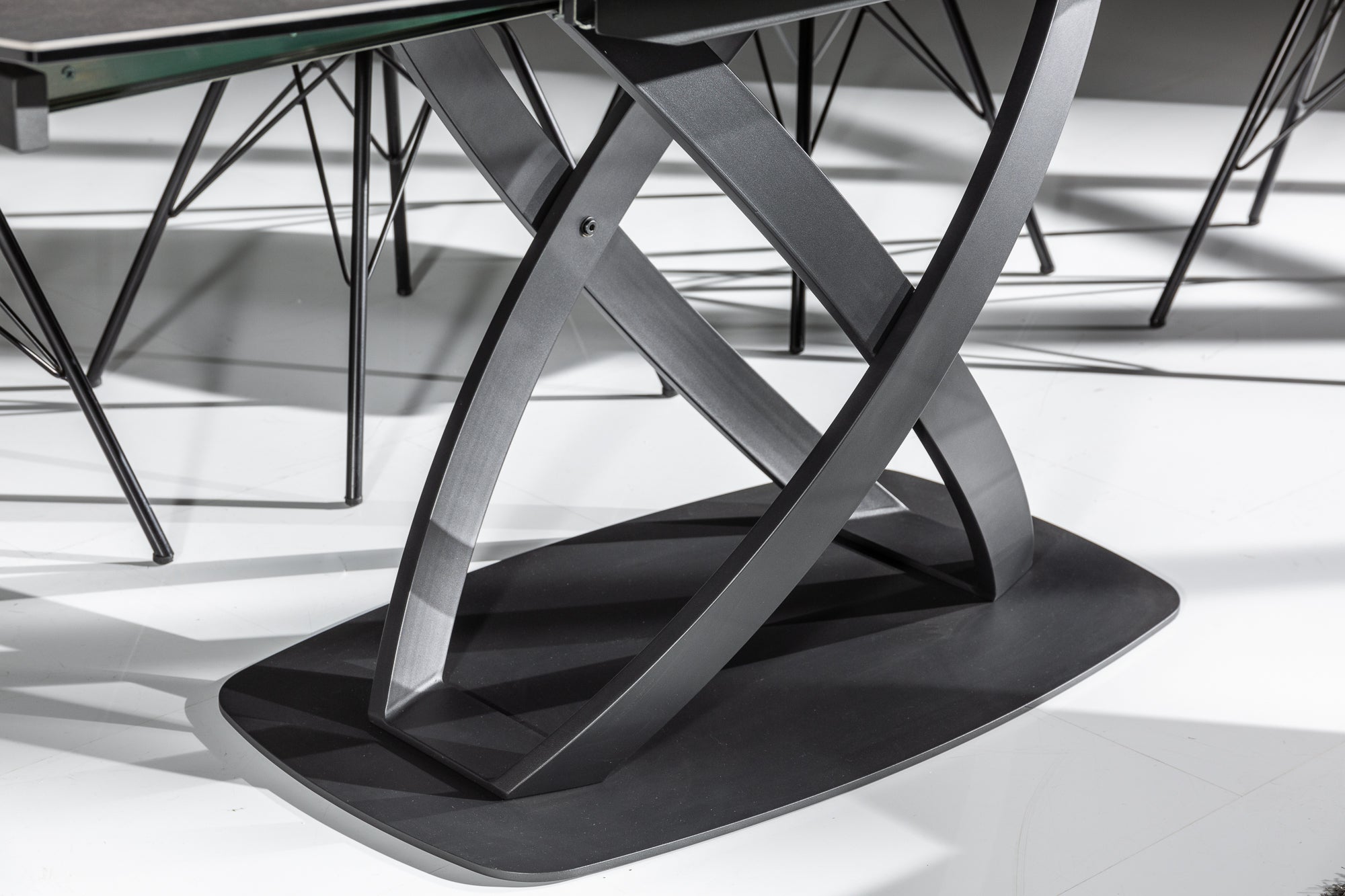 INCEPTION Mesa de comedor extensible ovalada 130-190cm en cerámica antracita made in Italy