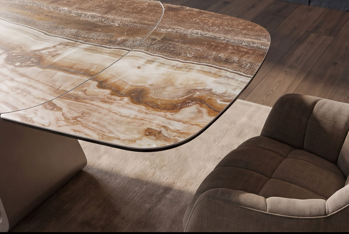 Table à manger extensible INFINITY 180-260cm beige rouille marron onyx marbre céramique forme bateau