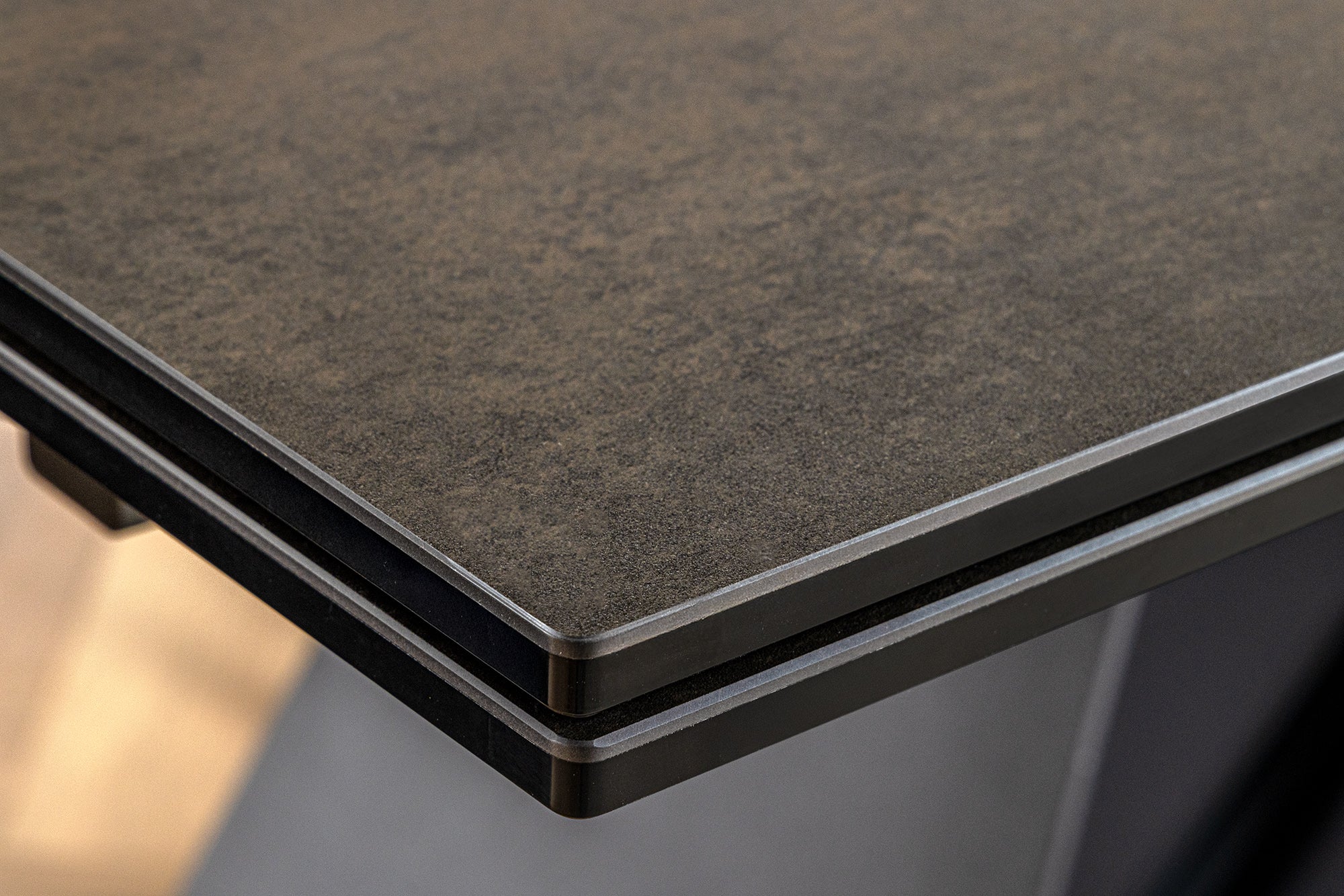 INFINITY mesa de comedor extensible 180-260cm óxido cerámica mármol negro metal