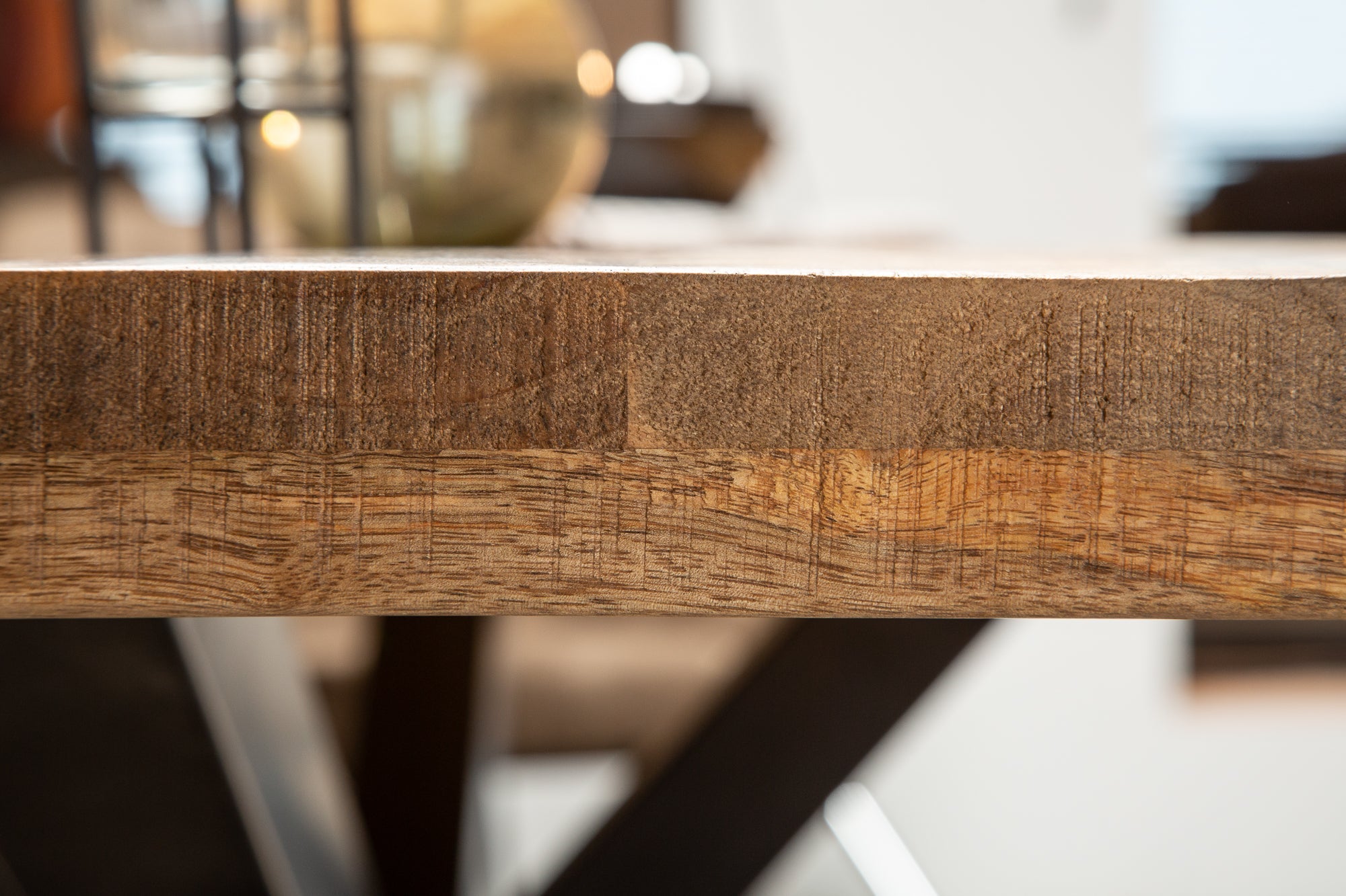 GALAXIE Mesa de comedor industrial maciza de 200 cm en madera de mango con estructura en forma de estrella
