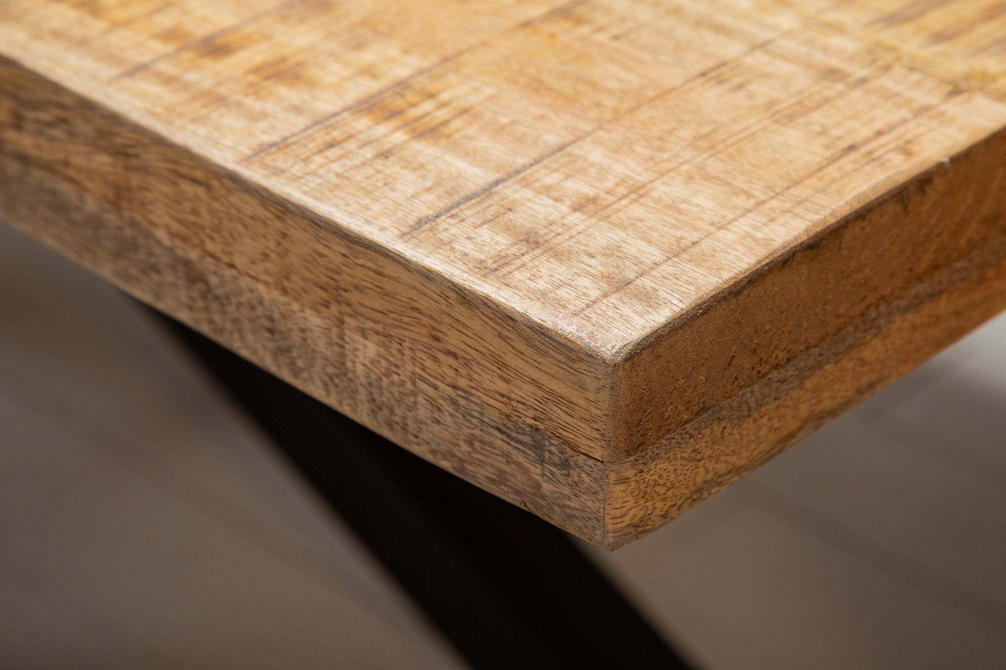 GALAXIE Mesa de comedor industrial maciza de 200 cm en madera de mango con estructura en forma de estrella
