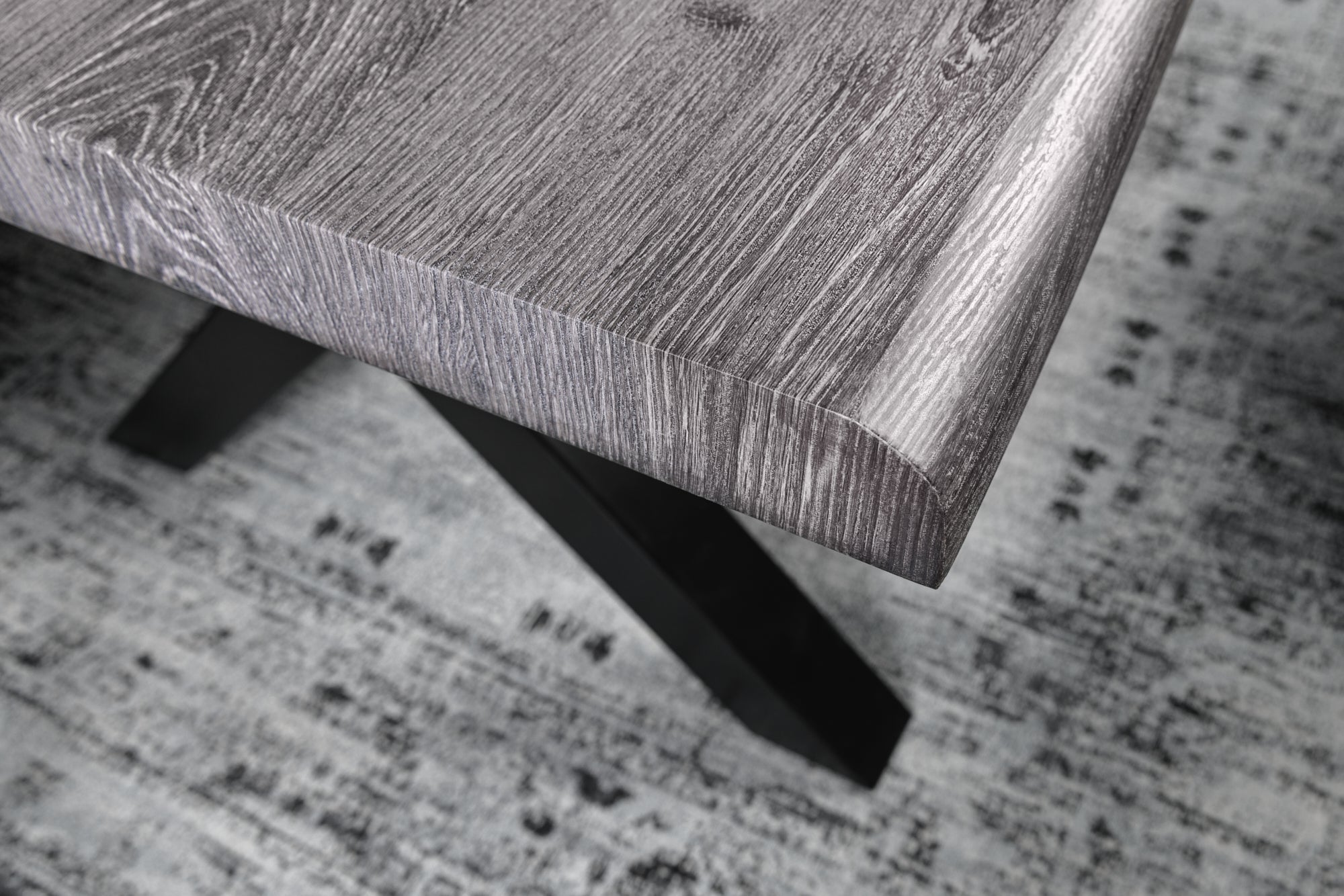 WILD Mesa de comedor industrial de 160 cm, roble silvestre gris, borde de árbol, marco X negro