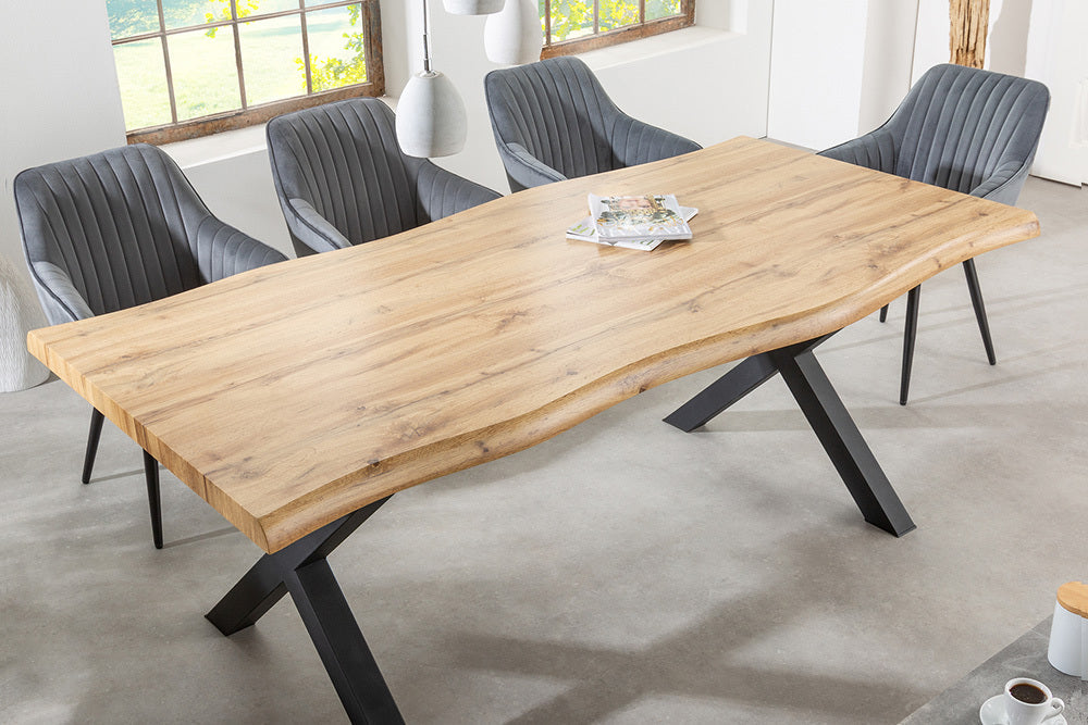 Mesa de comedor industrial WILD 180 cm diseño roble salvaje marrón borde árbol negro X marco