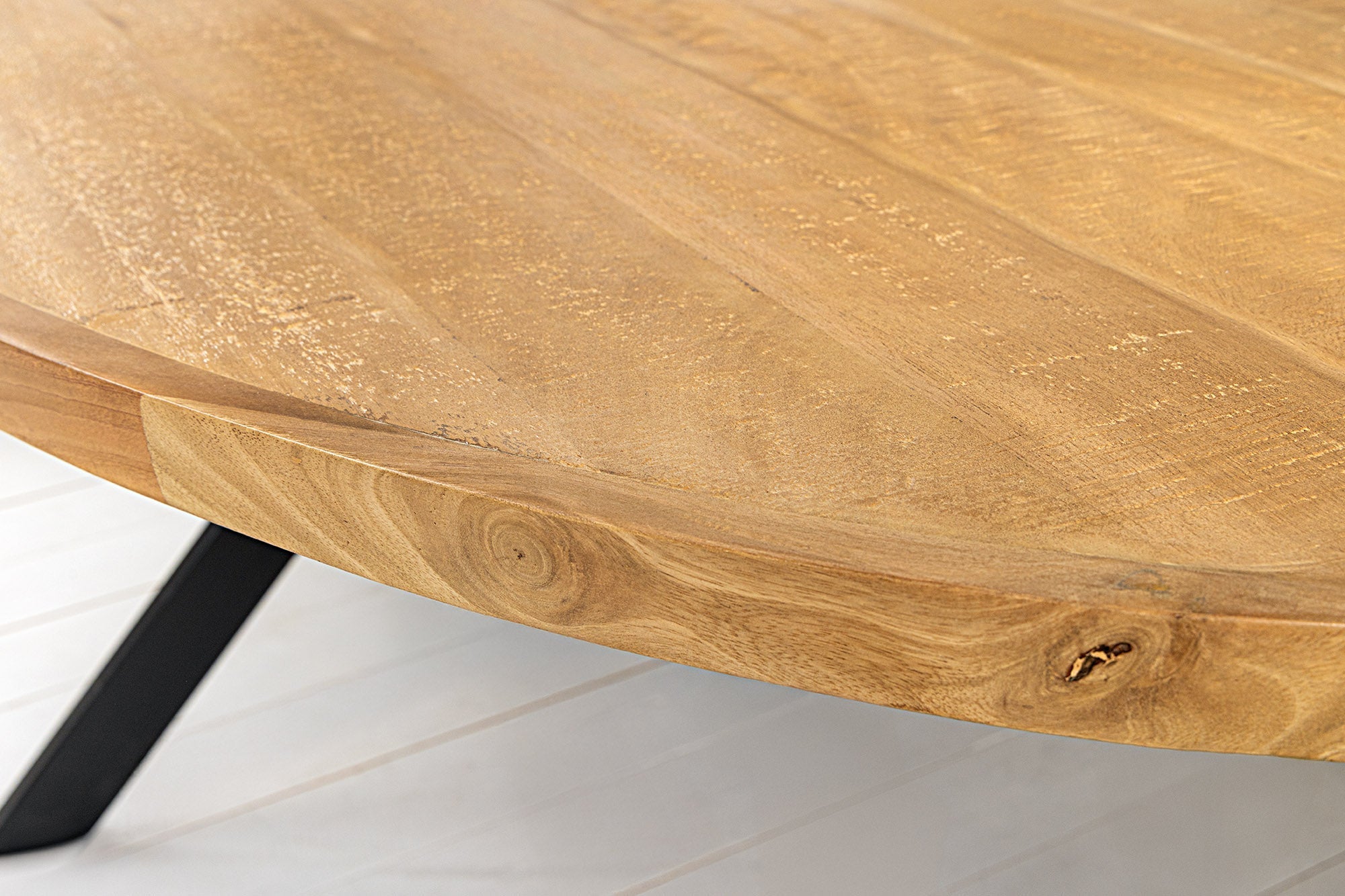 Table à manger massive GALAXIE 240cm bois de manguier marron ovale structure étoile en fer noir