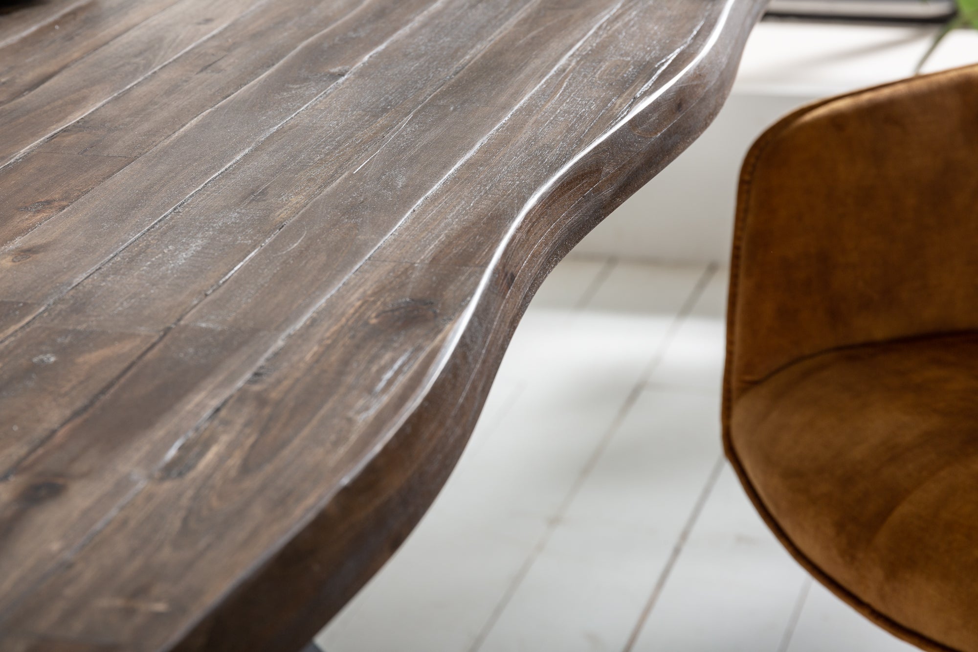 GENESIS VINTAGE Mesa de comedor maciza de 200 cm en madera de acacia marrón y marco en X negro con borde de árbol