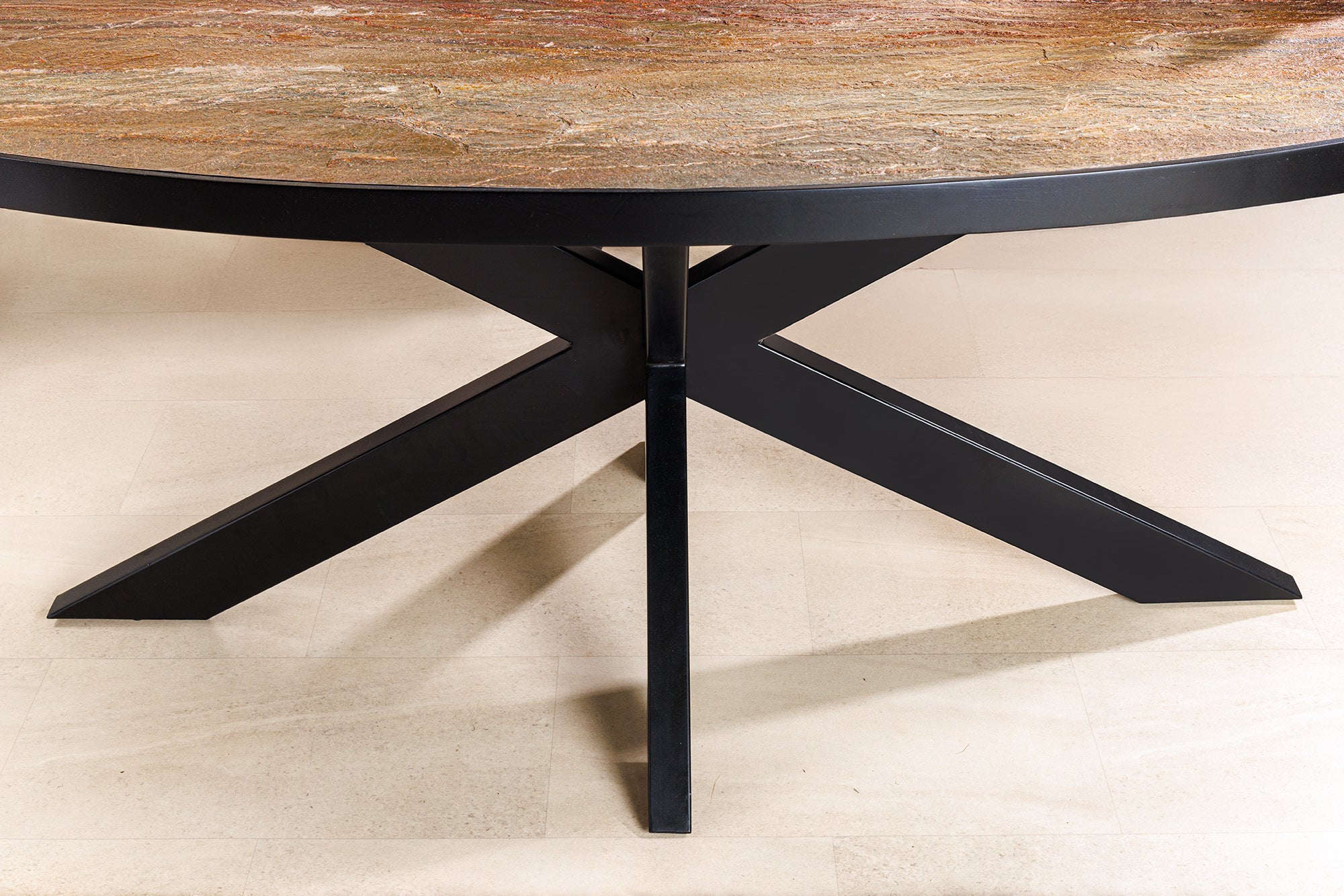 MOUNTAIN SOUL mesa de comedor de madera maciza 240cm rojo verde negro oval piedra natural hierro