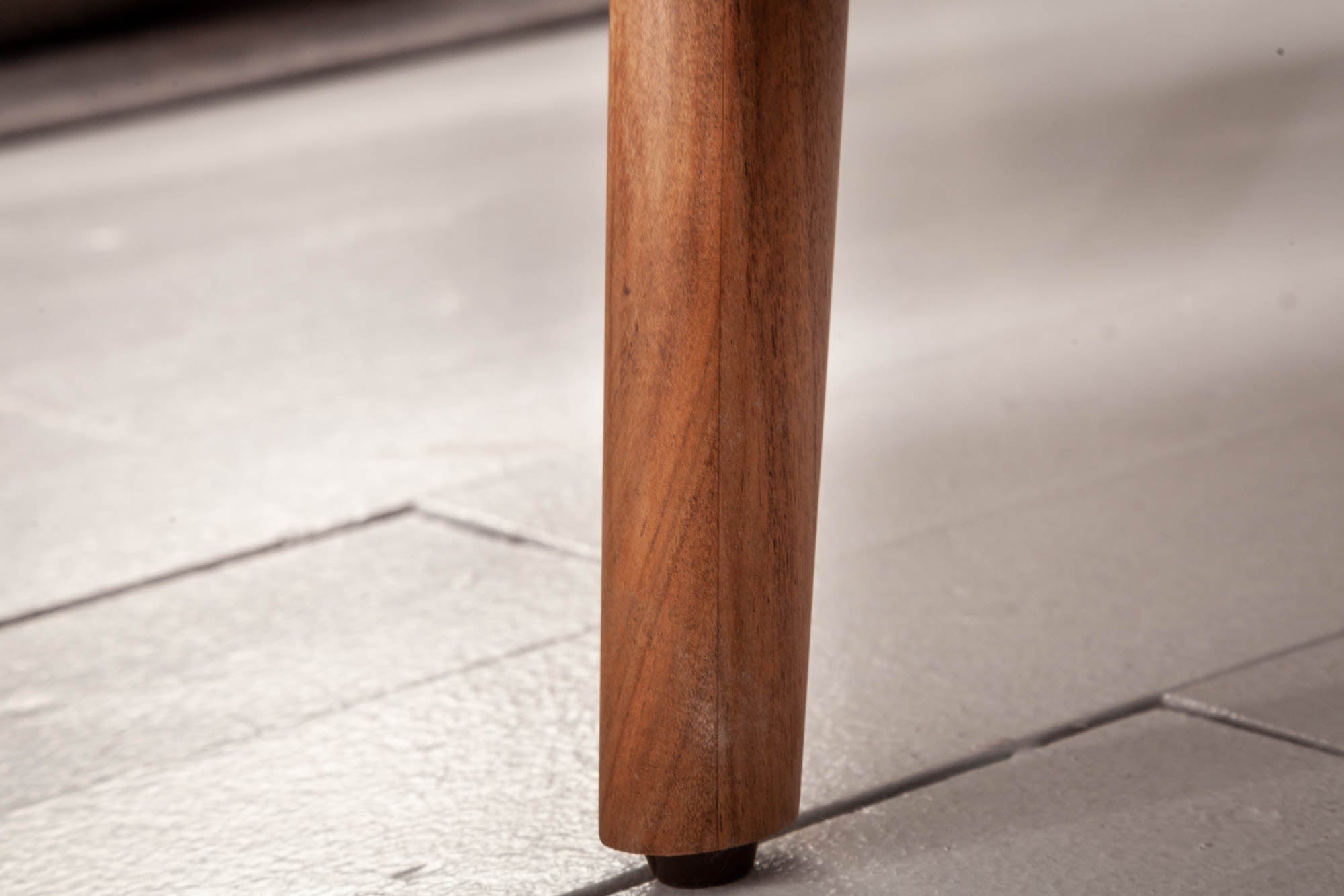 Table à manger massive MYSTIC LIVING 160 cm en acacia bois massif naturel