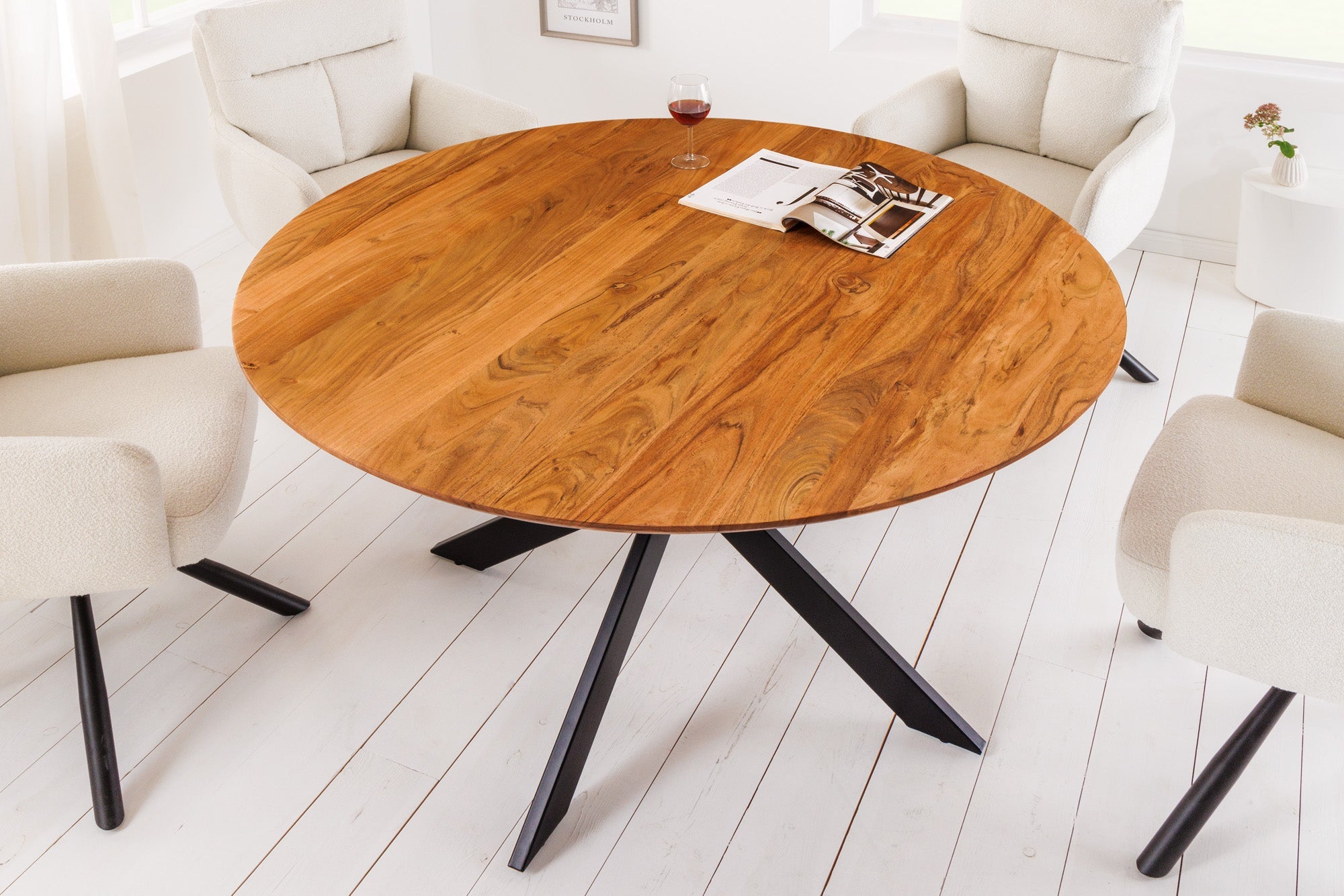 table-a-manger-ronde-en-bois-massif-galaxie-130cm-acacia-naturel-structure-metal-noir_42373 (inv)