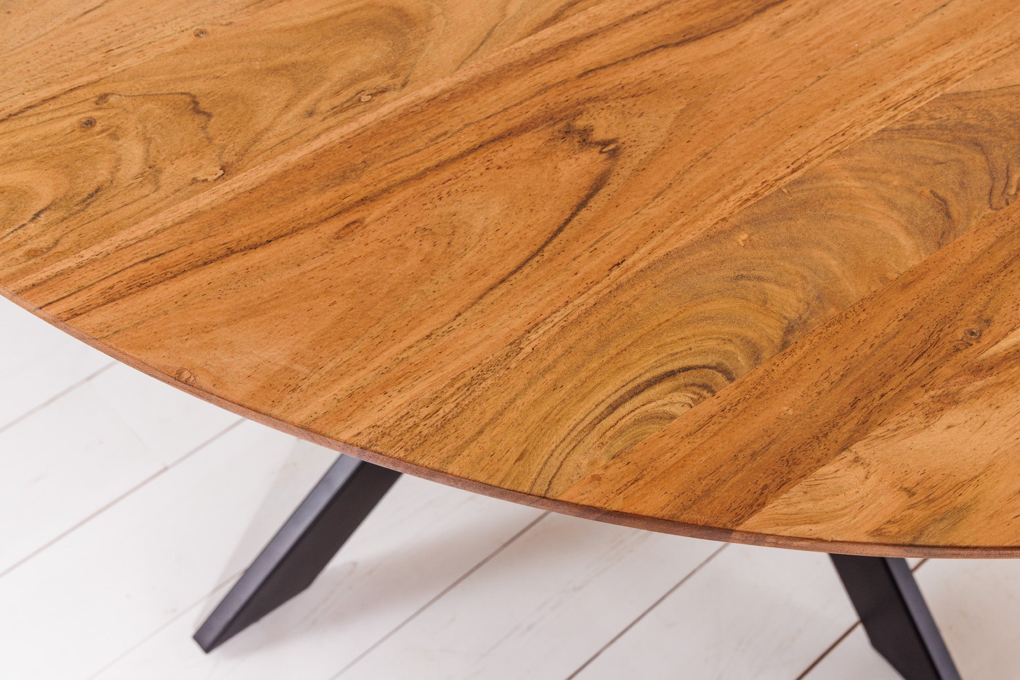 Table à manger ronde en bois massif GALAXIE 130cm acacia naturel structure métal noir