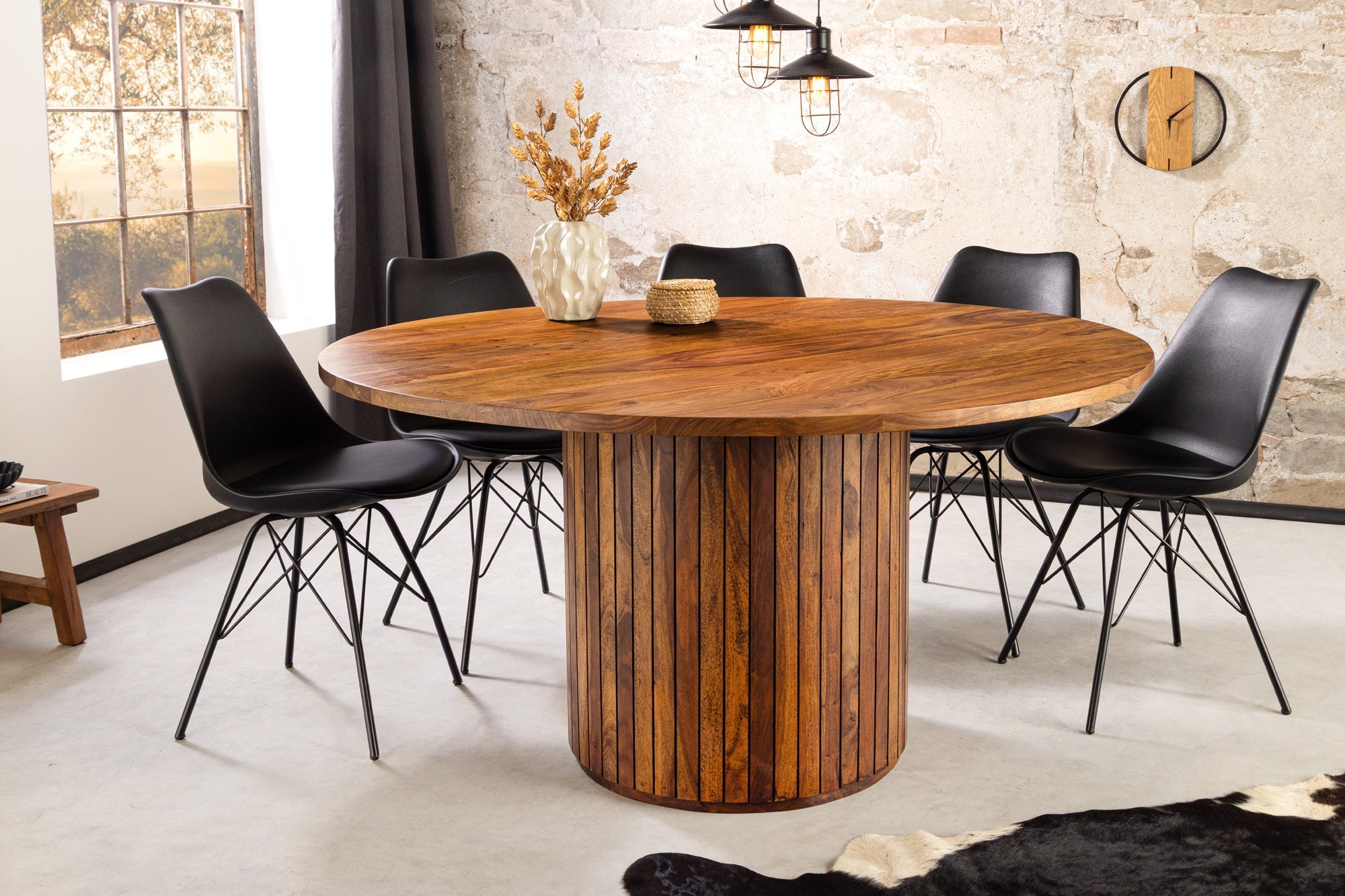 Table à manger ronde TRES CHIC 140cm bois de sheesham marron finition pierre massif avec piètement colonne