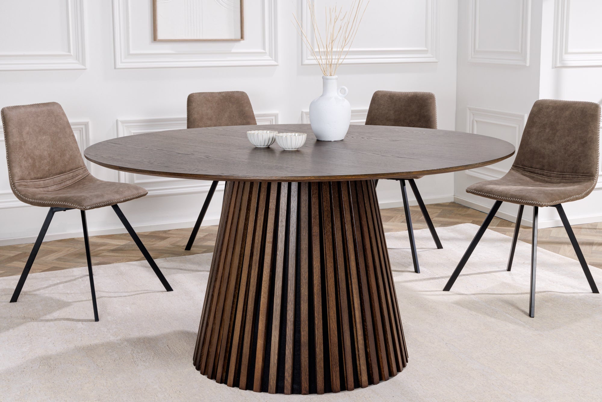 Table à manger ronde VALHALLA WOOD 140cm piètement colonne en chêne fumé