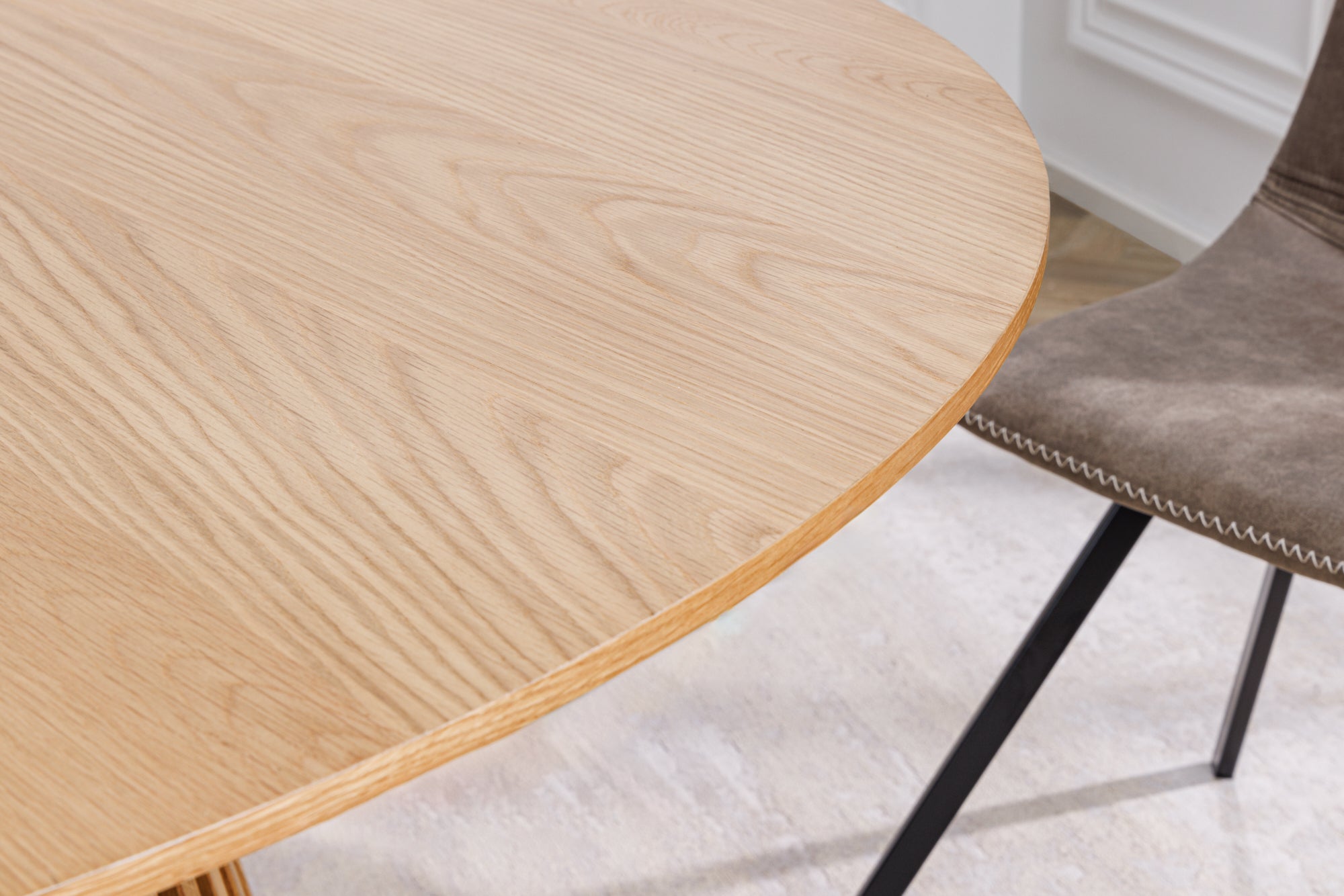 VALHALLA WOOD Mesa de comedor redonda de 140 cm con patas de roble natural