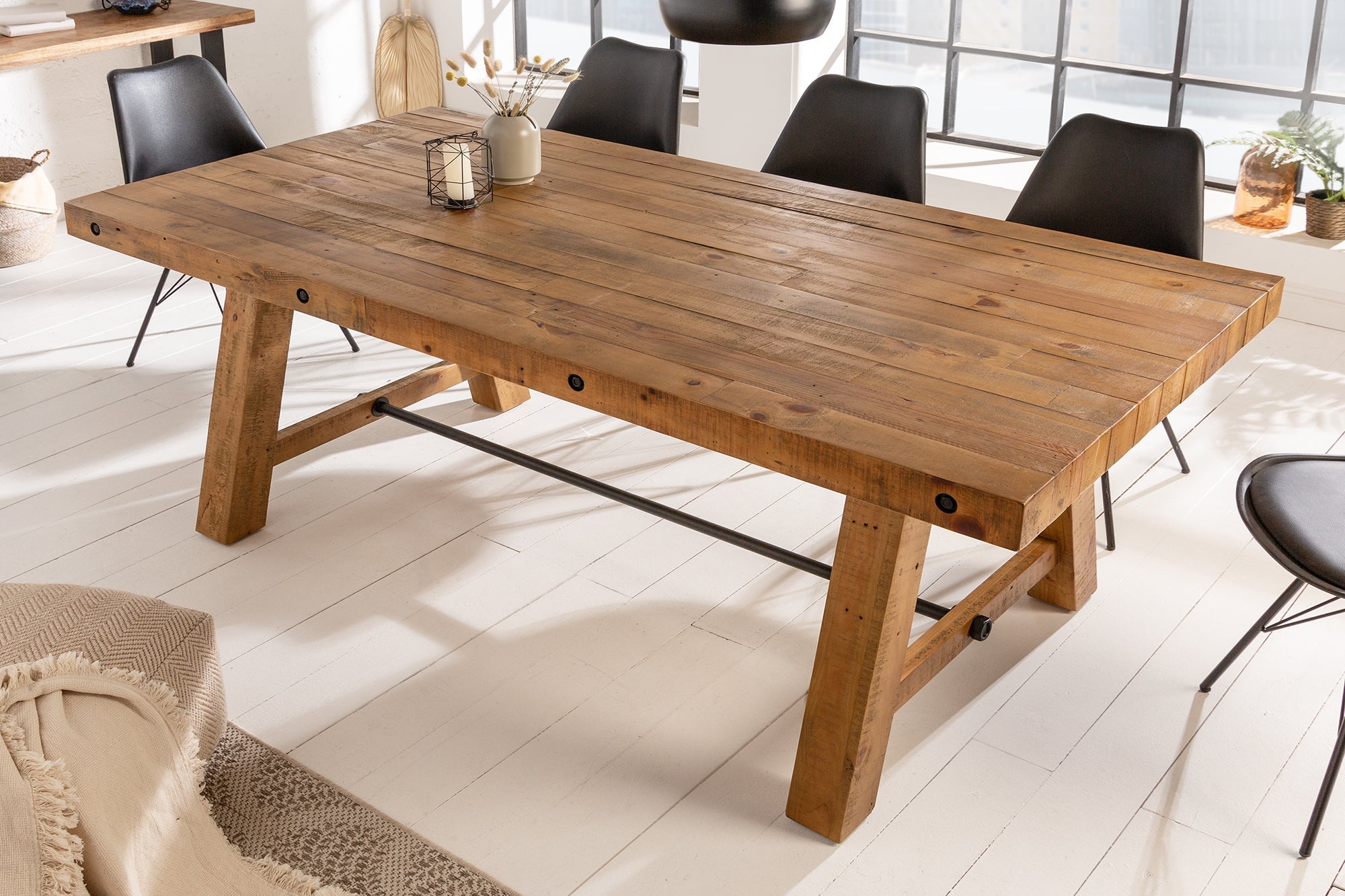 table-a-manger-solide-finca-165-cm-vintage-marron-en-pin-recycle-design-industriel_41245 (inv)