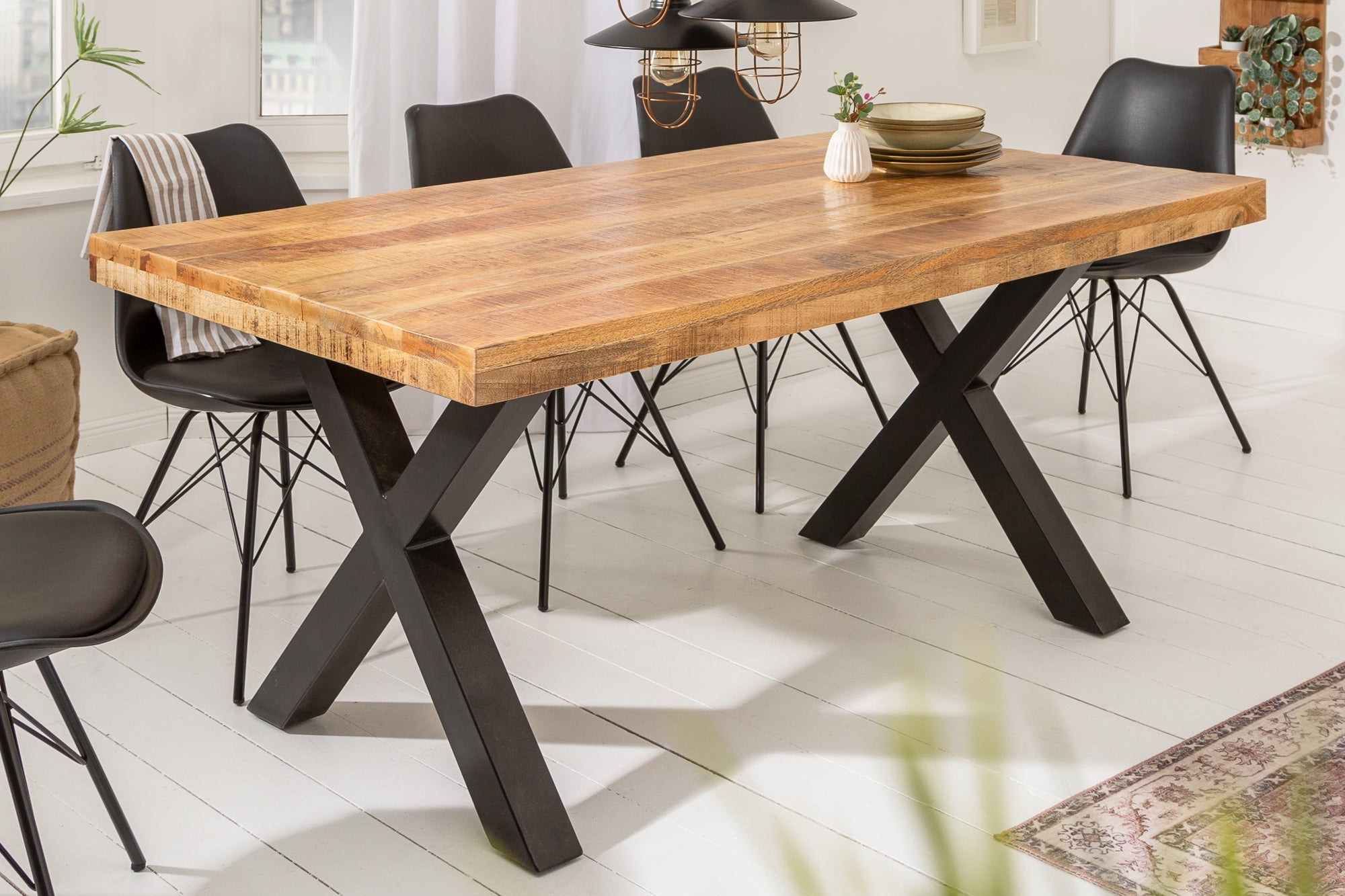 table-a-manger-solide-iron-craft-160cm-en-bois-de-manguier-naturel-design-industriel-metal-noir_6540012 (inv)