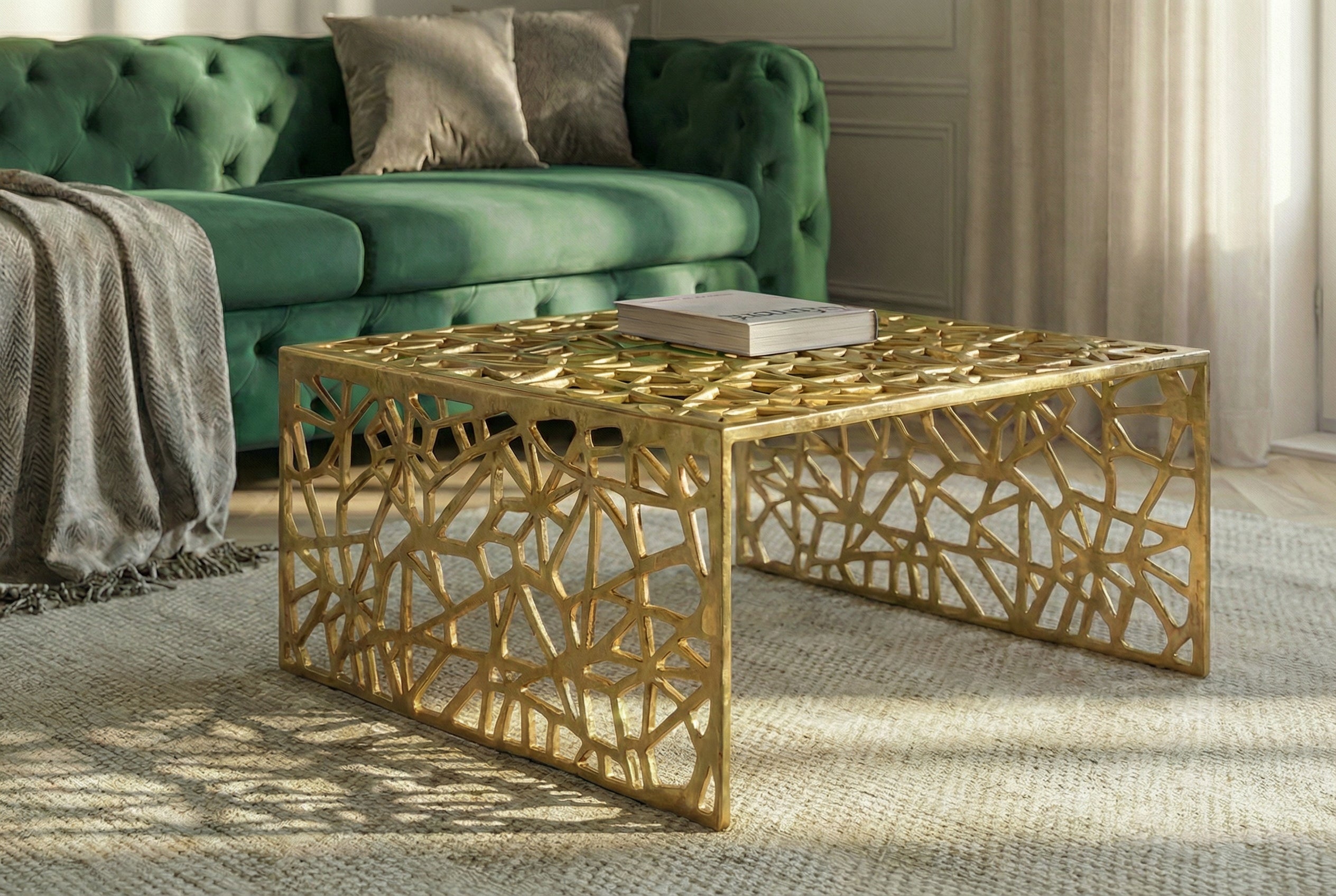 Table basse artisanale ABSTRACT 60cm aluminium doré design Gap