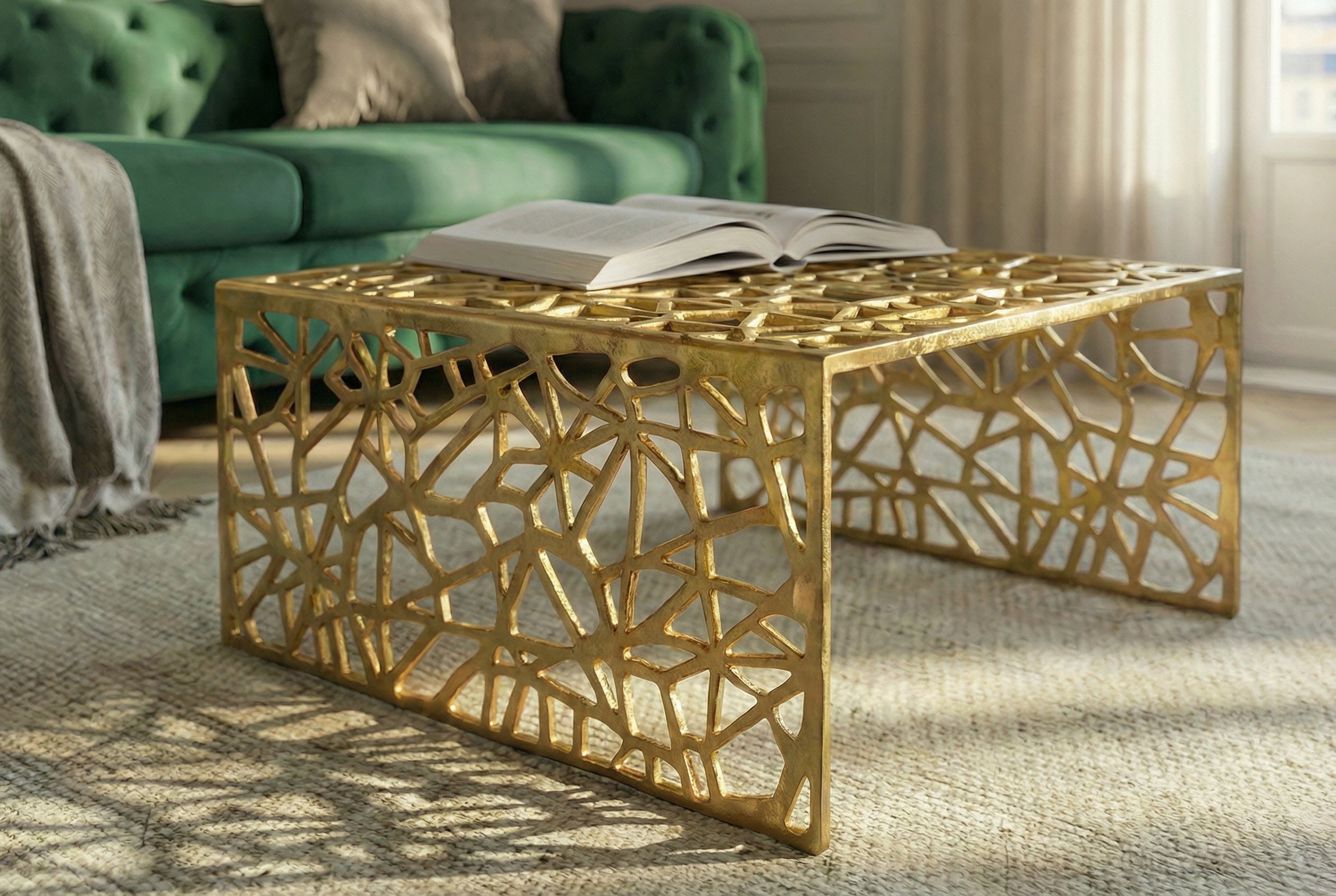 Table basse artisanale ABSTRACT 60cm aluminium doré design Gap