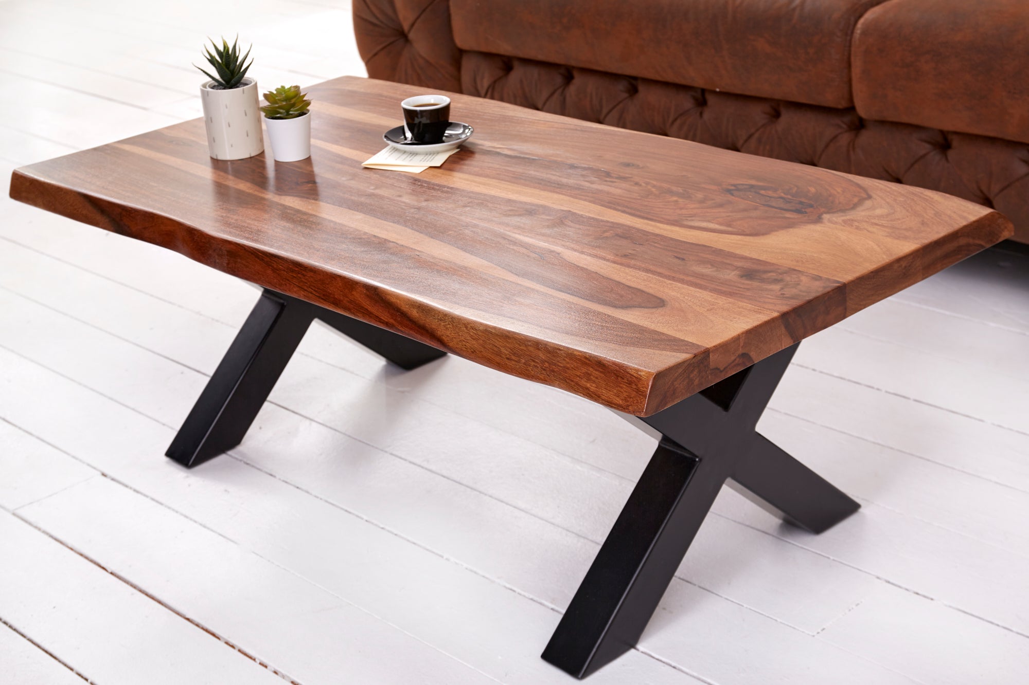 Mesa de centro de diseño AMAZONAS 110 cm de madera maciza de sheesham marrón con borde de árbol