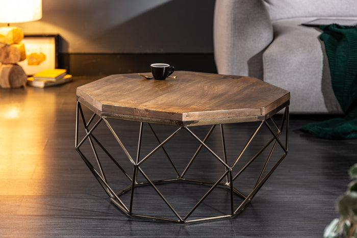 Table basse design DIAMOND 70 cm en bois de manguier naturel, structure en fer et laiton massif