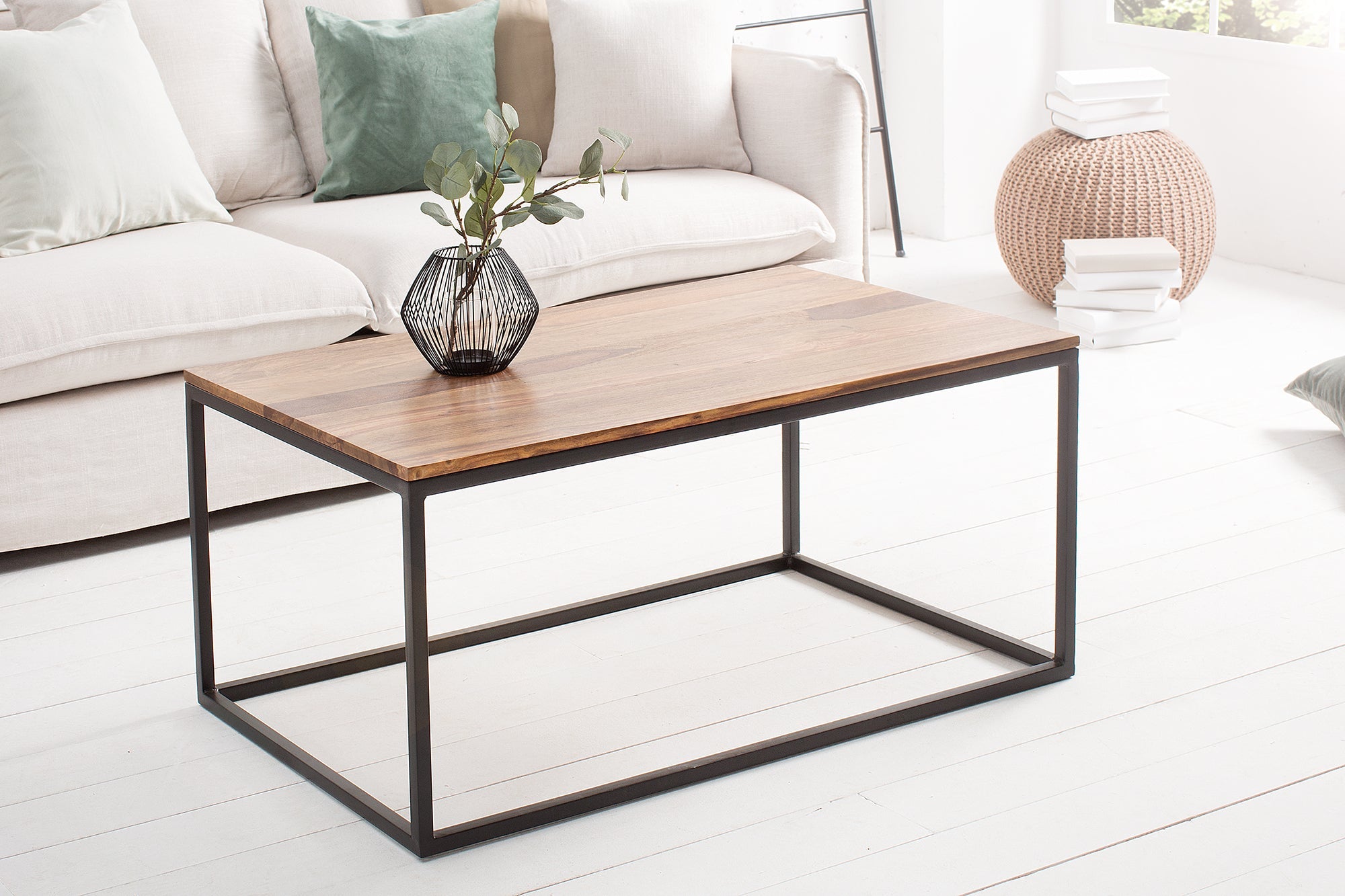 mesa de centro-elementos-de-diseño-100cm-en-madera-masiva-acabado-sheesham-piedra,-estructura-en-hierro-negro-alfombra_38604 (inv)