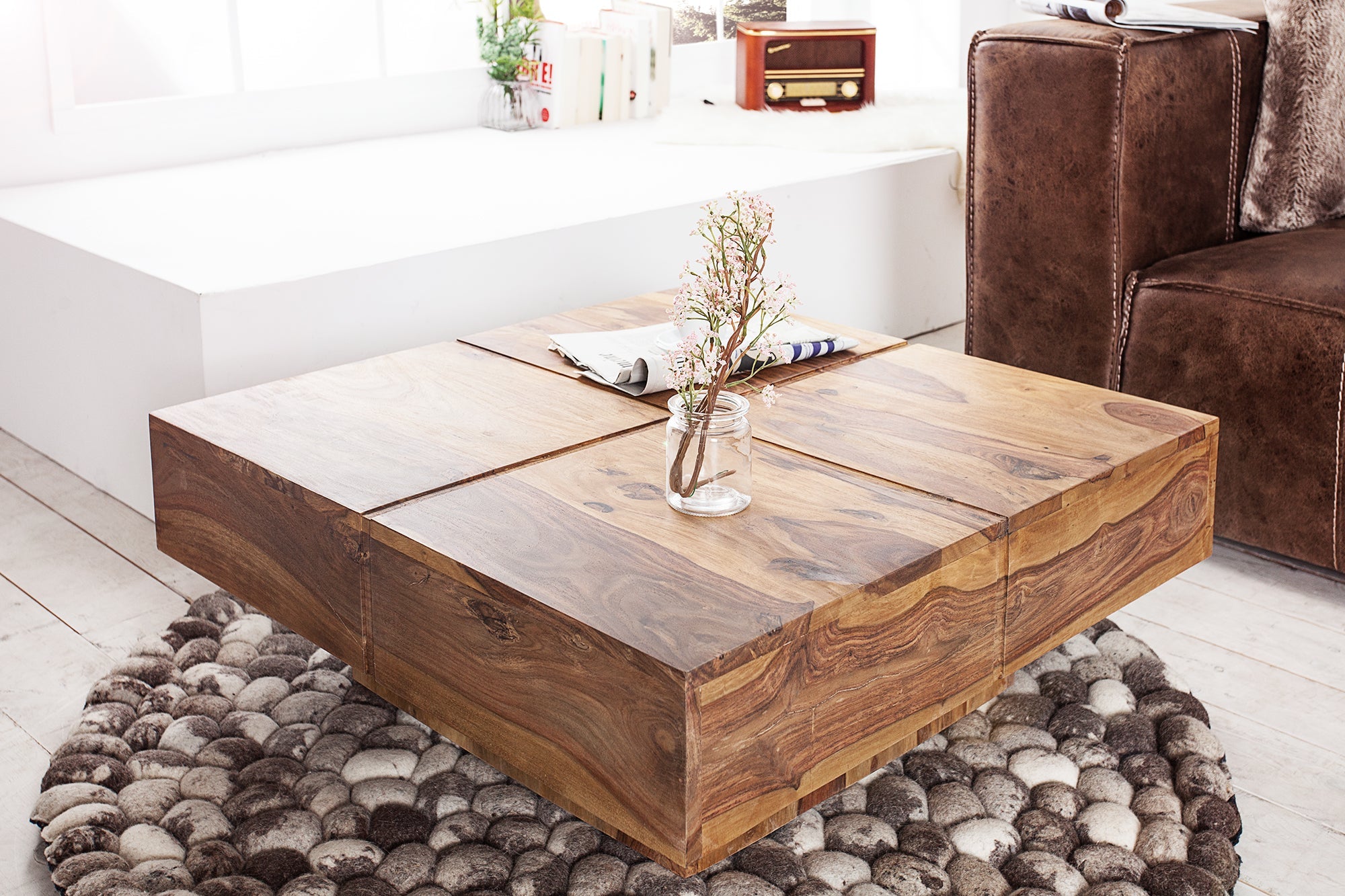 BOLT Mesa de centro de diseño de madera maciza marrón de 70 cm con acabado de piedra Sheesham hecha a mano