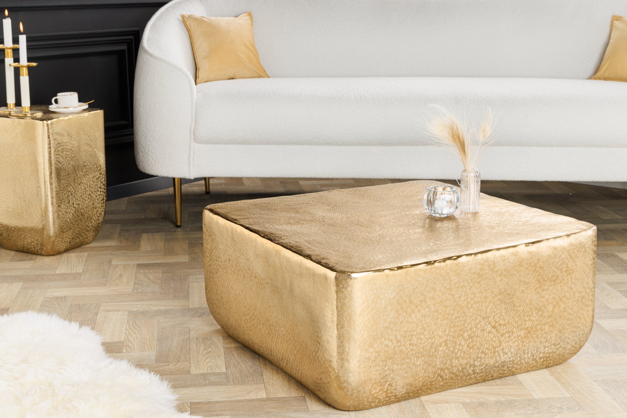UNIT mesa de centro de diseño 70cm en metal dorado martillado hecho a mano