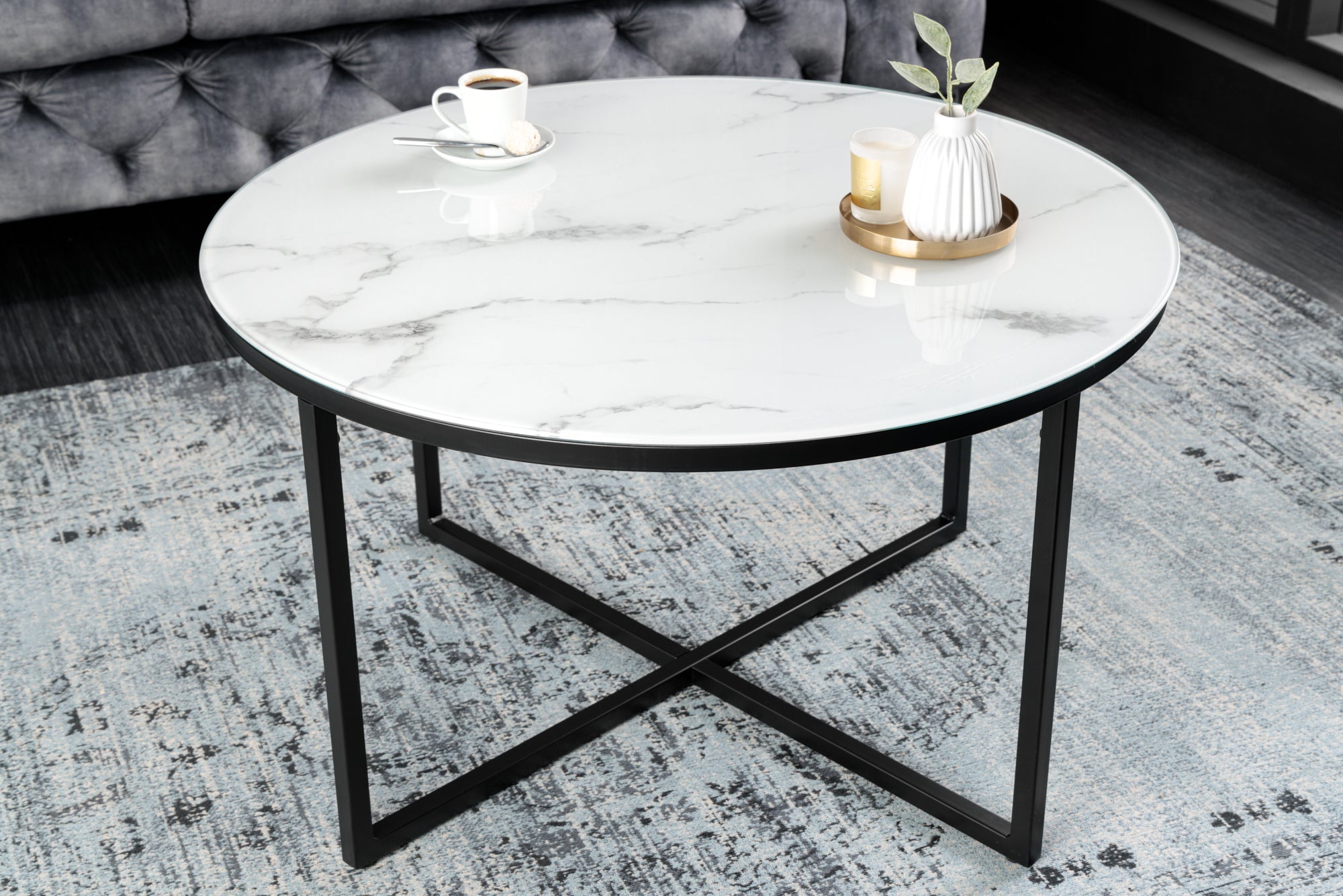 Elegante mesa de centro BOUTIQUE 80cm redonda blanca en cristal con decoración de mármol y marco negro