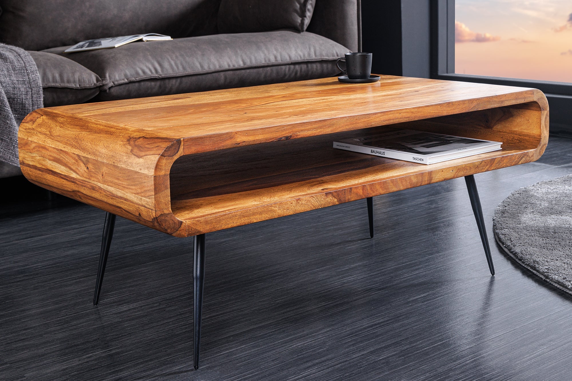 Mesa de centro ALPHA de 90 cm de madera maciza marrón con acabado de piedra Sheesham y patas de metal con espacio de almacenamiento