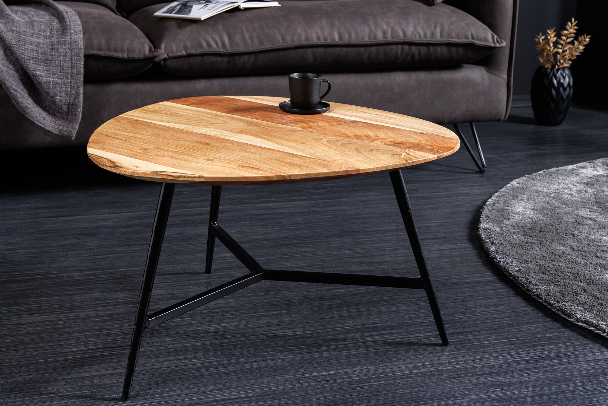 Mesa de centro de madera maciza BEAUTY BY NATURE 60cm acacia triangular metal negro