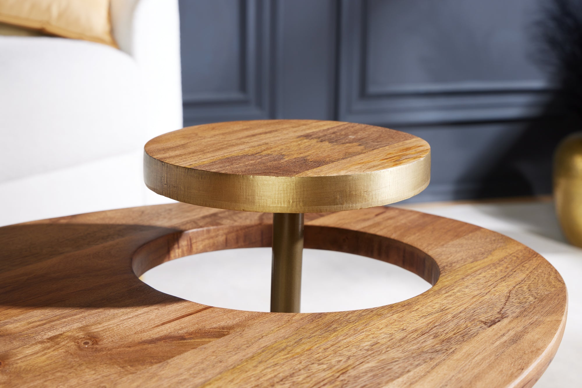 GATSBY Mesa de centro de madera maciza de 110 cm mango marrón dorado mesa auxiliar redonda ovalada set de 2 diseño retro