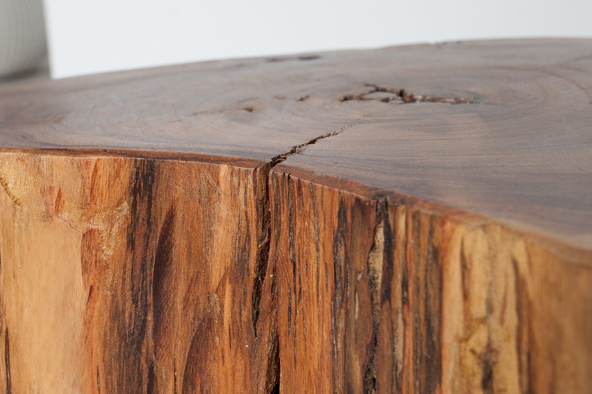 Table basse en bois massif GOA 50cm tabouret en tronc d’arbre d’acacia table d’appoint fait main