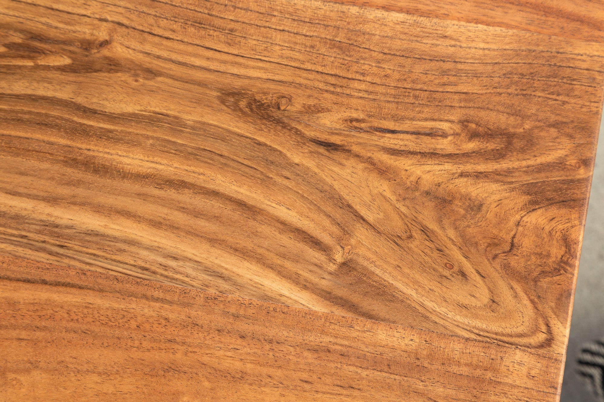 MAMMUT Mesa de centro de madera maciza 120 cm Acacia Acabado miel Marco X negro Tablero 2,5 cm