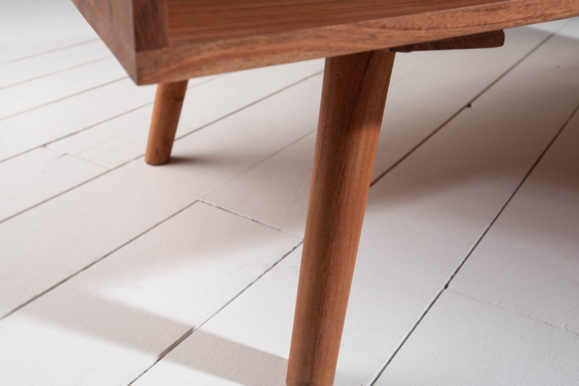 Table basse en bois massif MYSTIC LIVING 100cm acacia naturel avec rangement tiroirs compartiment de rangement
