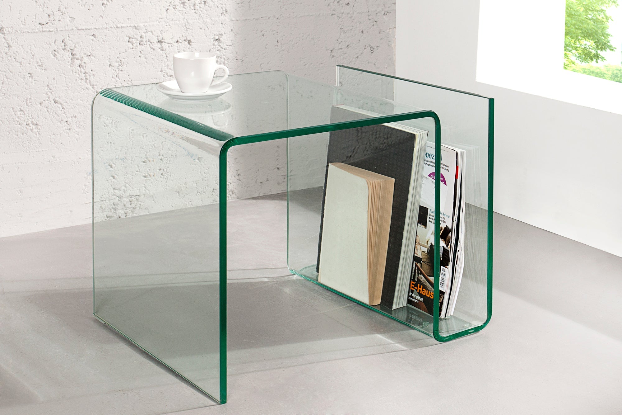 Extravagante mesa de centro de cristal FANTOME de 50 cm con revistero transparente