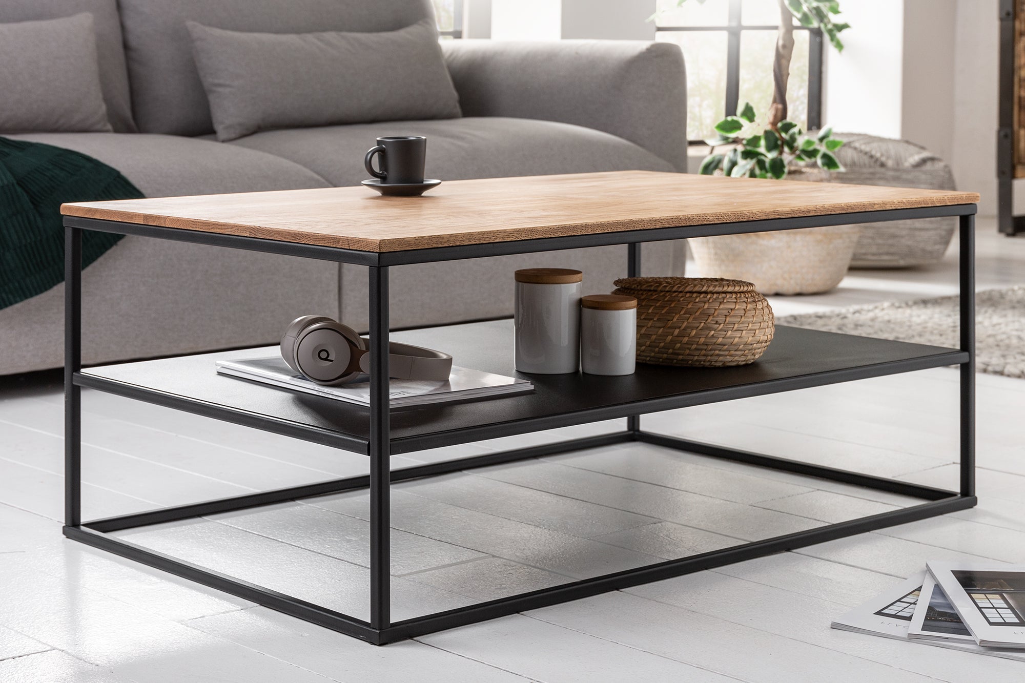 Mesa de centro industrial APPARTEMENT 95cm roble macizo aceitado con estante estructura de metal negro