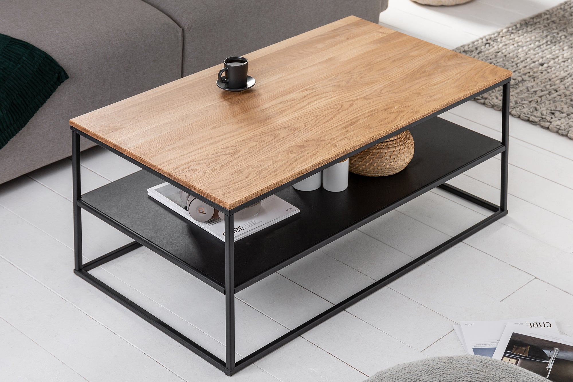 Mesa de centro industrial APPARTEMENT 95cm roble macizo aceitado con estante estructura de metal negro