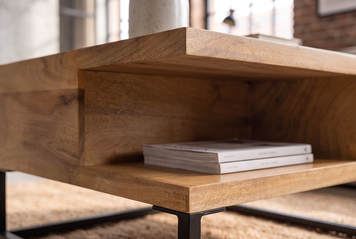 Table basse massive GIANT 60cm en manguier naturel finition crème métal étagère noire