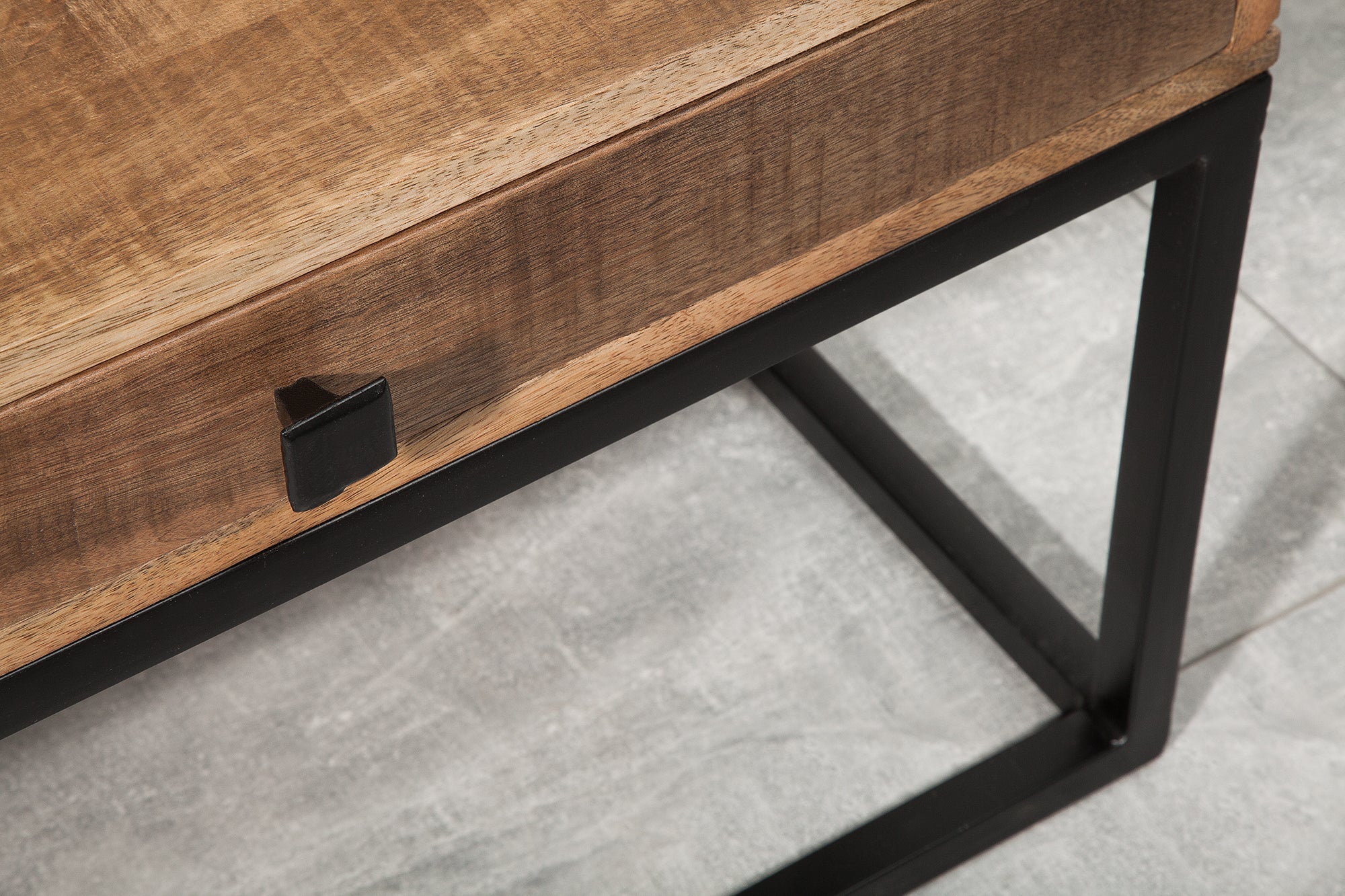 IRON CRAFT Mesa de centro de 100 cm de madera maciza de mango con estructura de metal negro y cajón