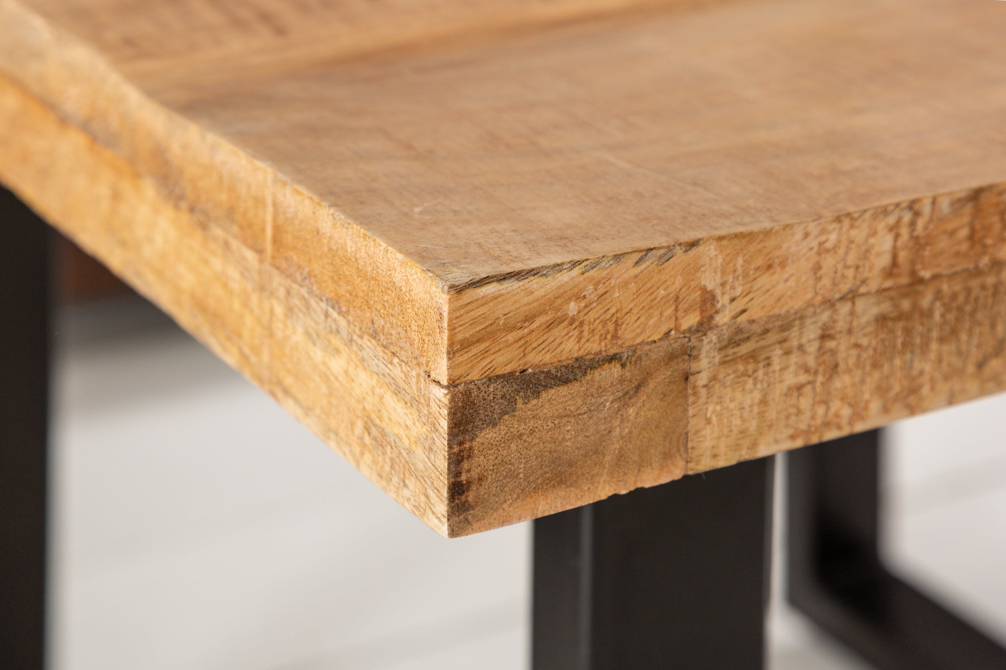 IRON CRAFT Mesa de centro de 60 cm de madera maciza de mango, diseño industrial